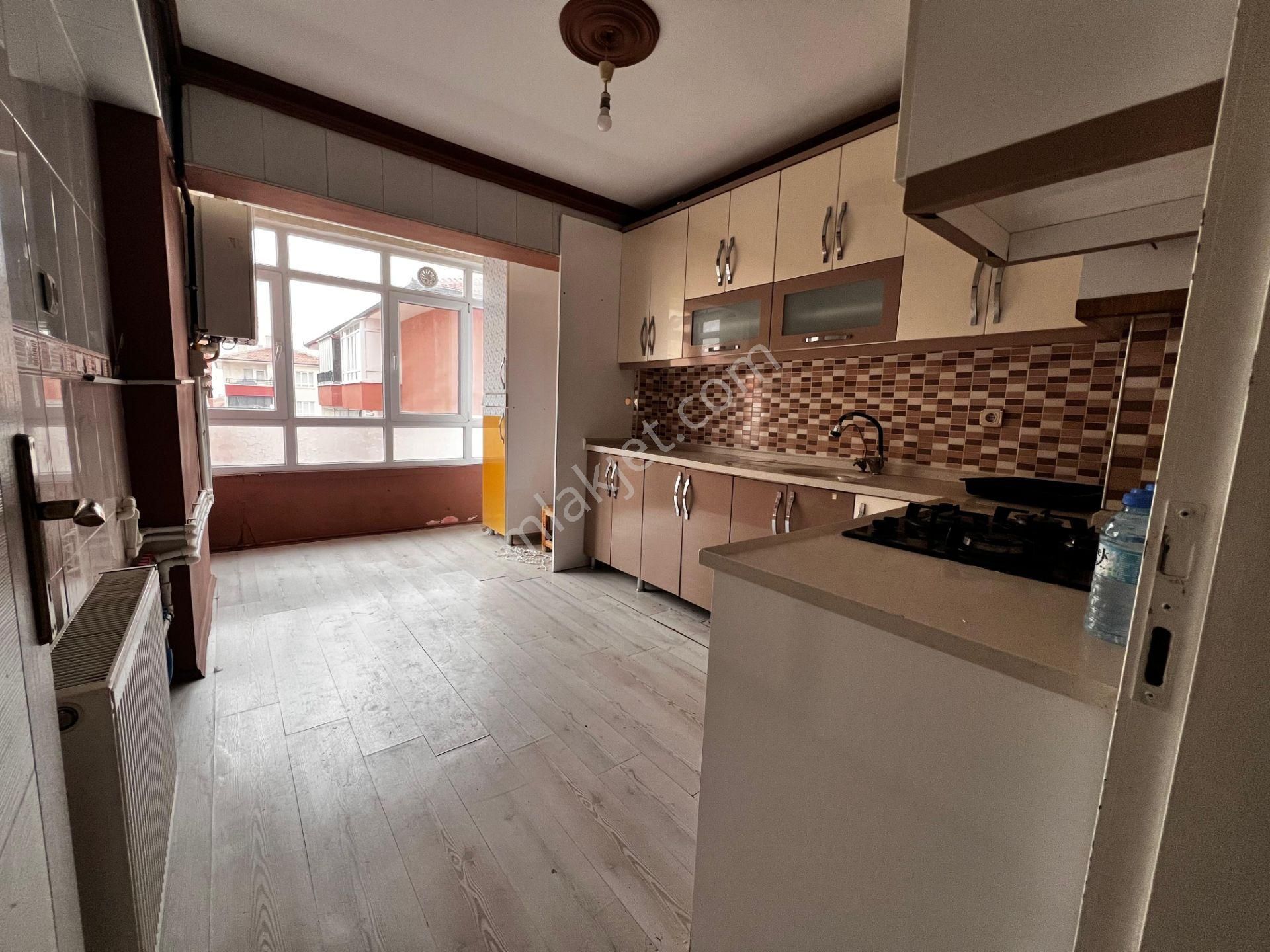 Yılmaz Gayrimenkulden Ful Yapılı 12 Yıllık 1 Kat Kacırılmayacak 3+1 Fırsat Dairesi - Görsel 16