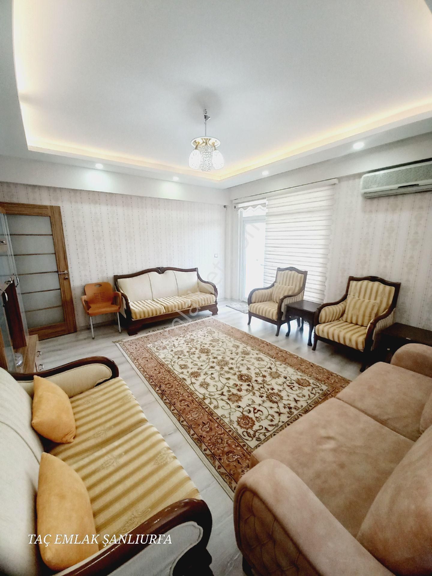 Karaköprüde Site İçerisinde Satılık Arakat Daire