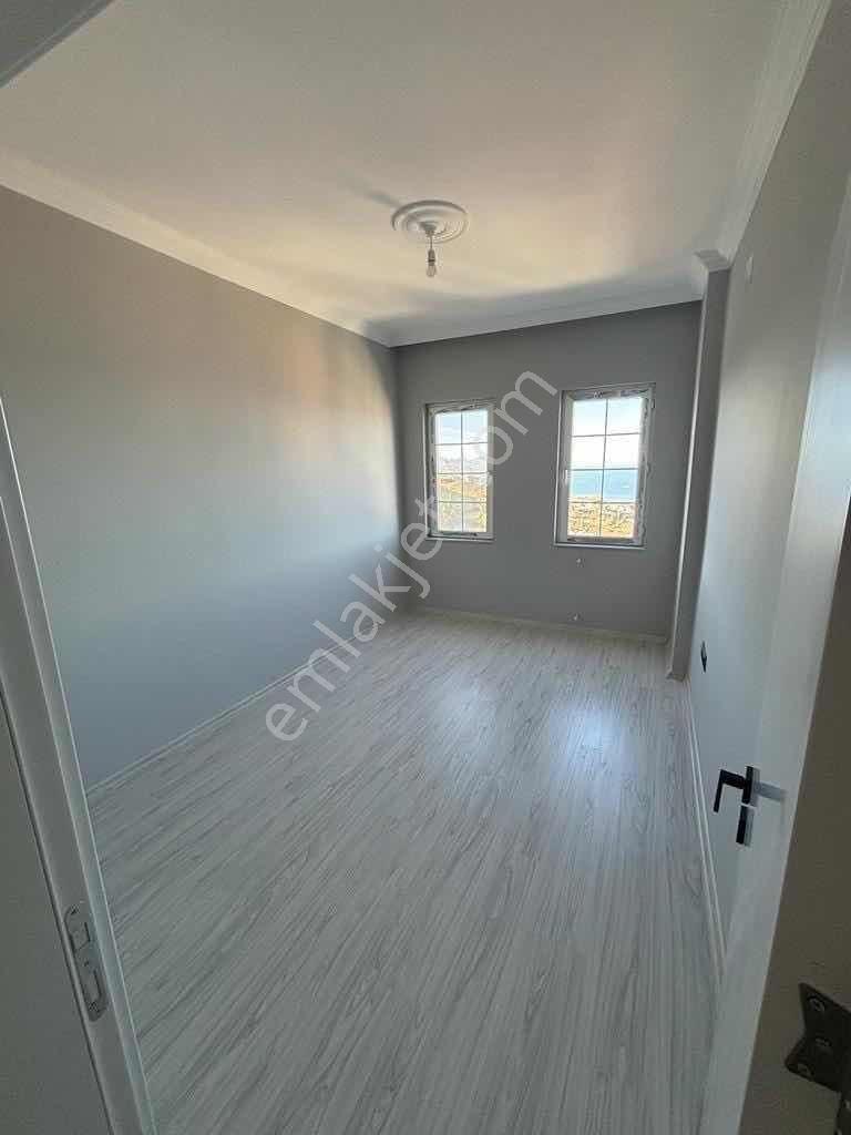 Yıldızlı'da Fırsat Satılık 5+1 Tripleks Villa - Görsel 4