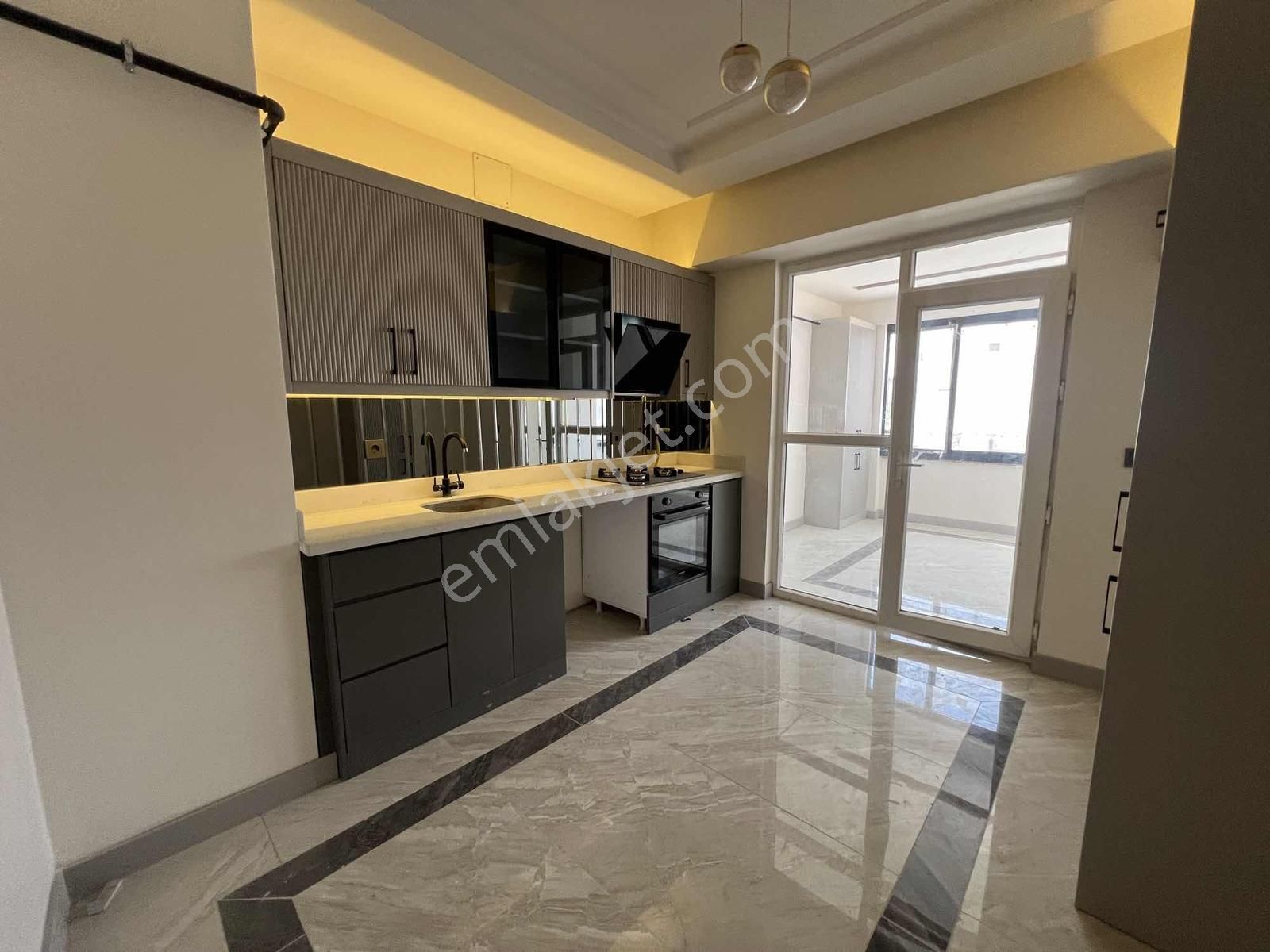 Konum Emlaktan Millet Camii Yani Sıfır Yapı 2,5+1 Satılık Daire - Görsel 21