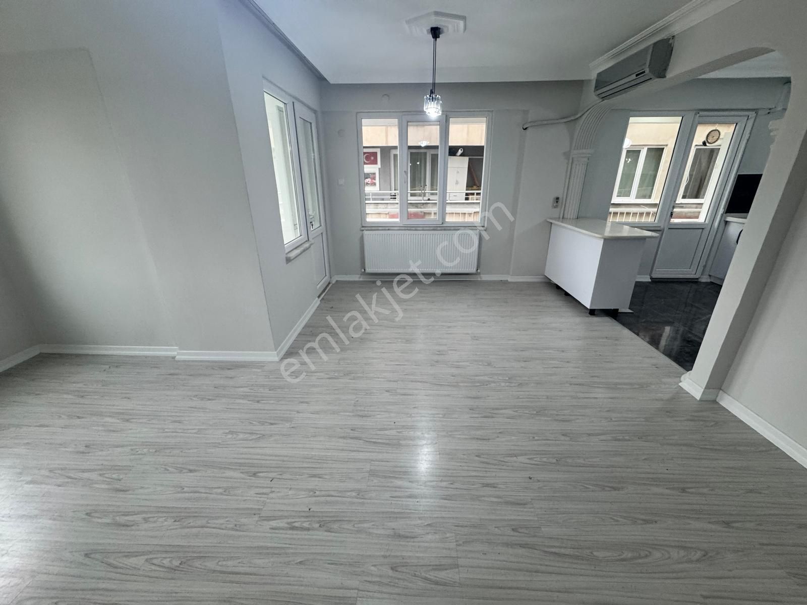 Akçay Da Satılık Full Yenilenmiş Ara Kat Doğalgazlı 3+1 Daire - Görsel 24
