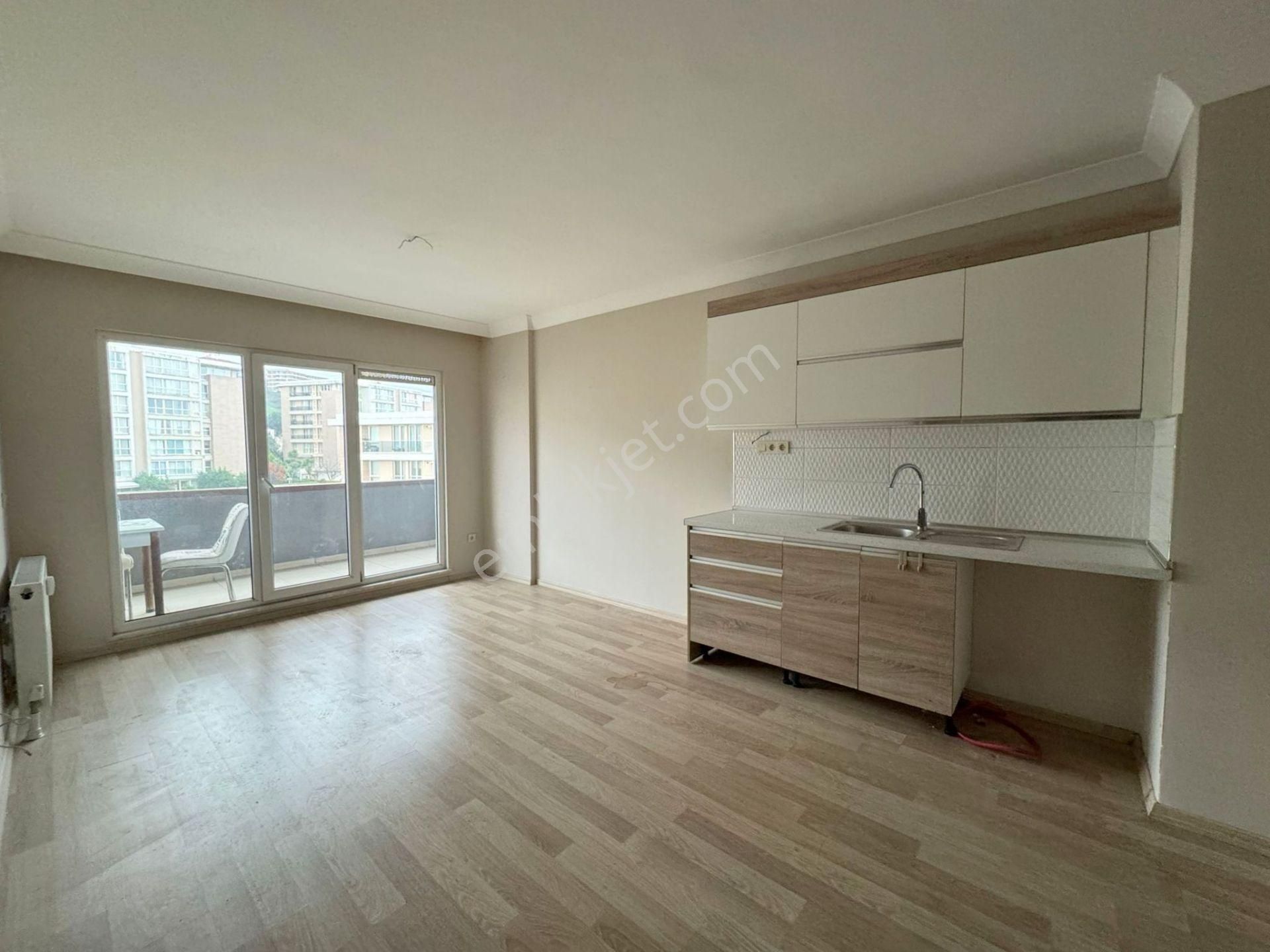 Mertcan'dan Çamlık Mah. Güvenlikli Lüks Site İçinde 1+1 Daire