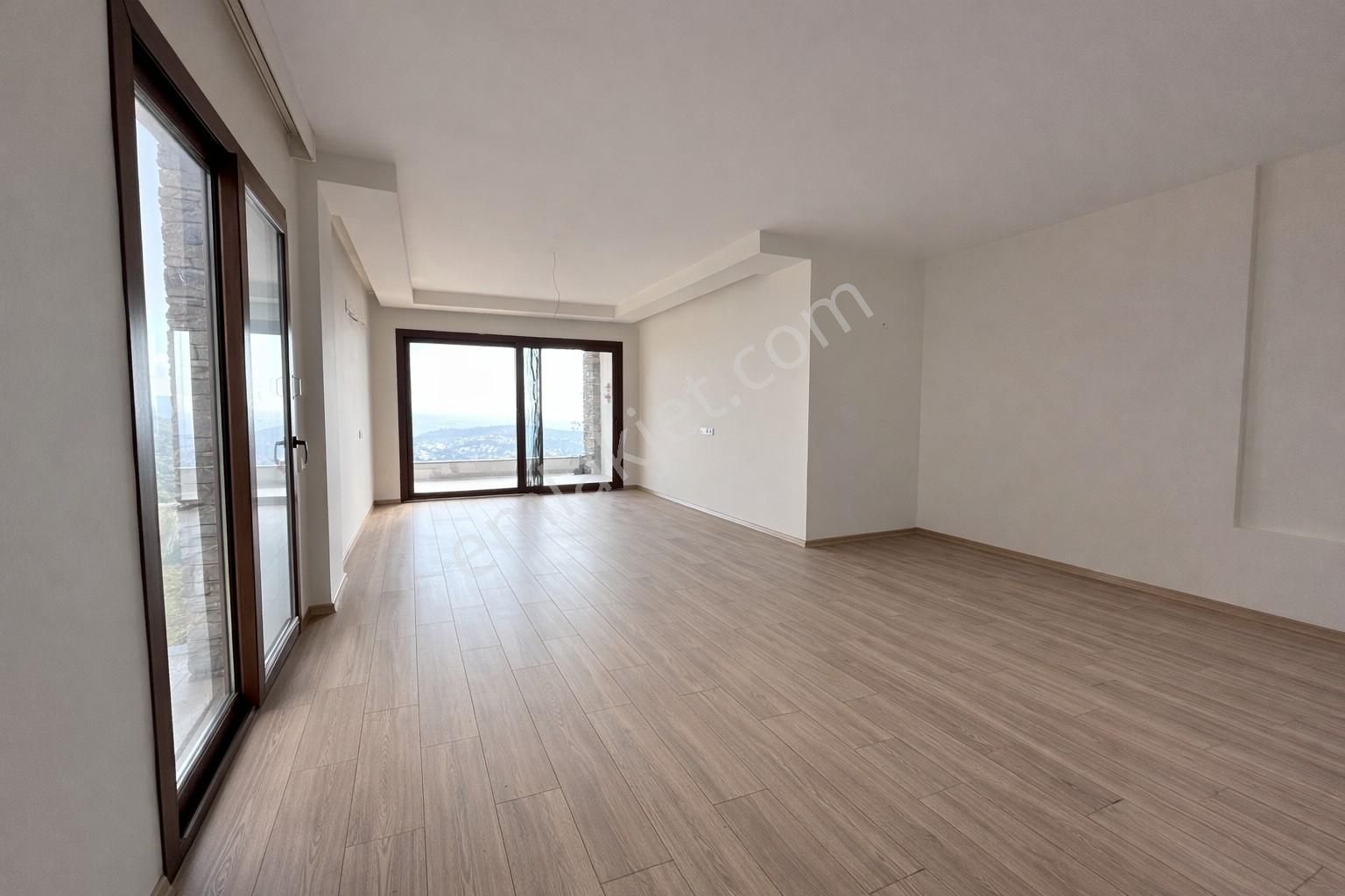 Konacık'ın Hakim Noktasında Deniz Manzaralı Kiralık Ters Dubleks - Görsel 9