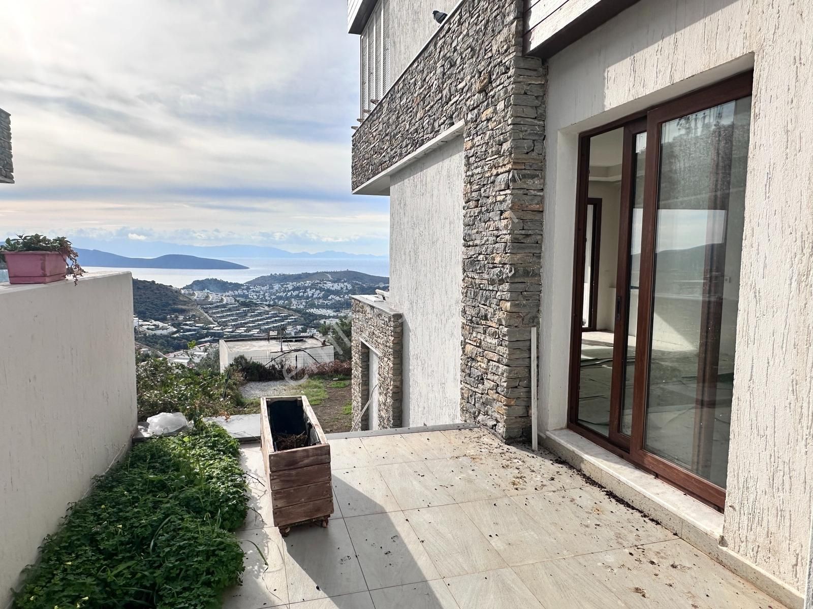 Konacık'ın Hakim Noktasında Deniz Manzaralı Kiralık Ters Dubleks - Görsel 14