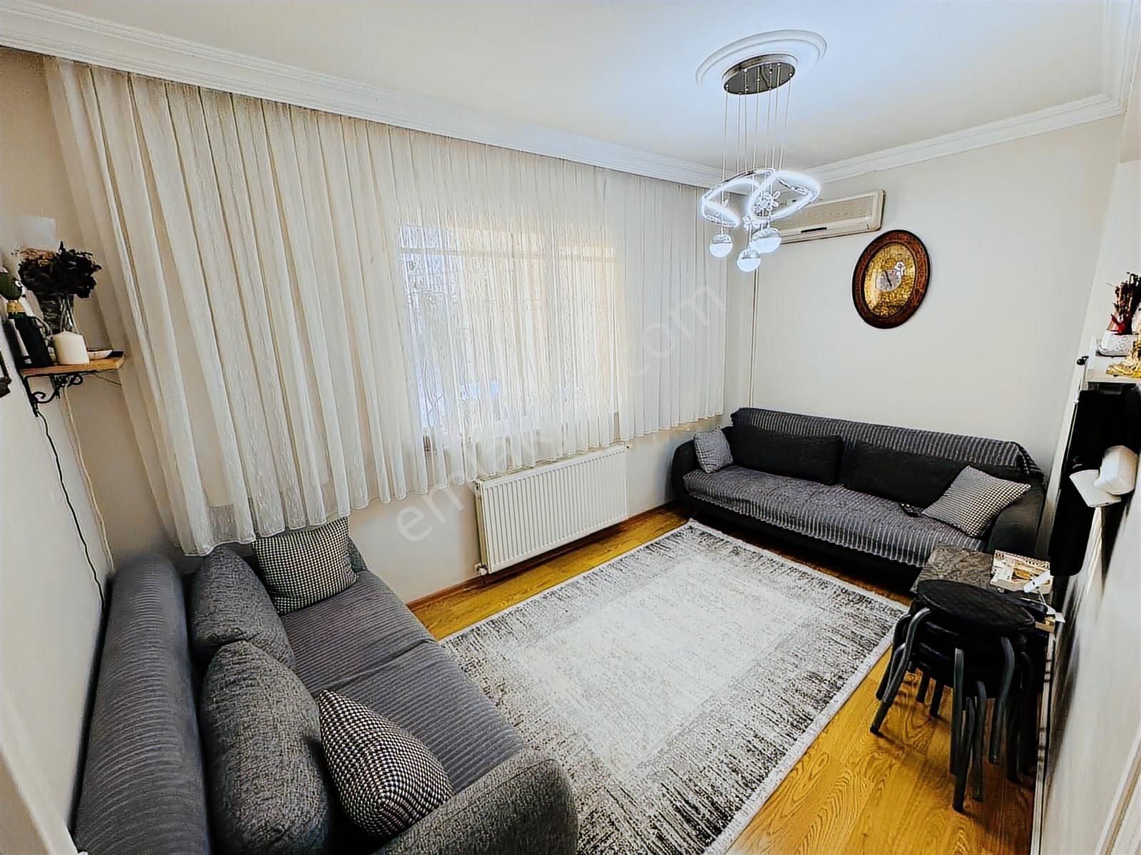 Üç Kardeşler'den İsmetpaşa Mah 2+1 80m² Satılık Yüksek Giriş