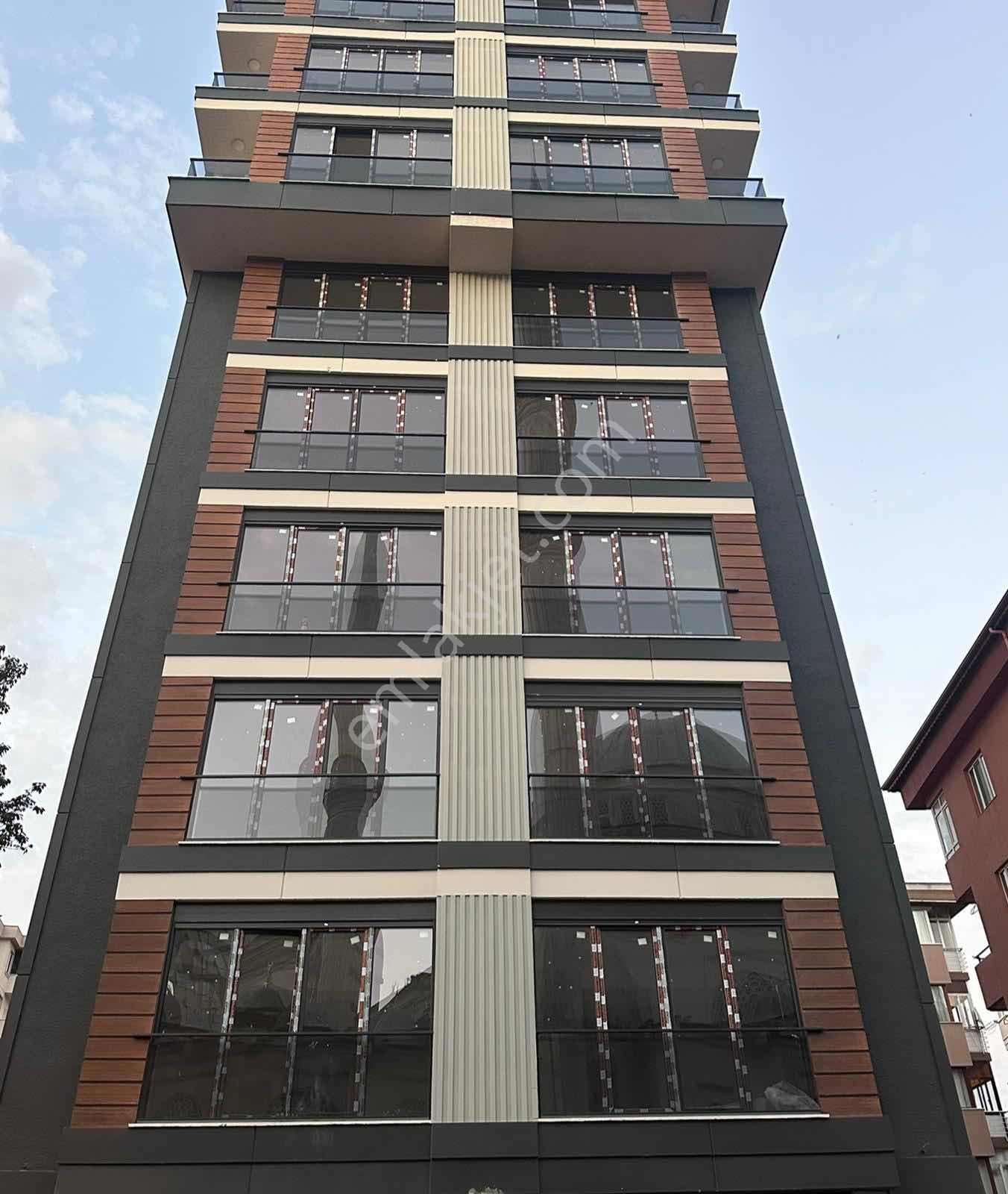 Kadıköy Merdivenköy Sıfır Binada Satılık 3+1 Daire