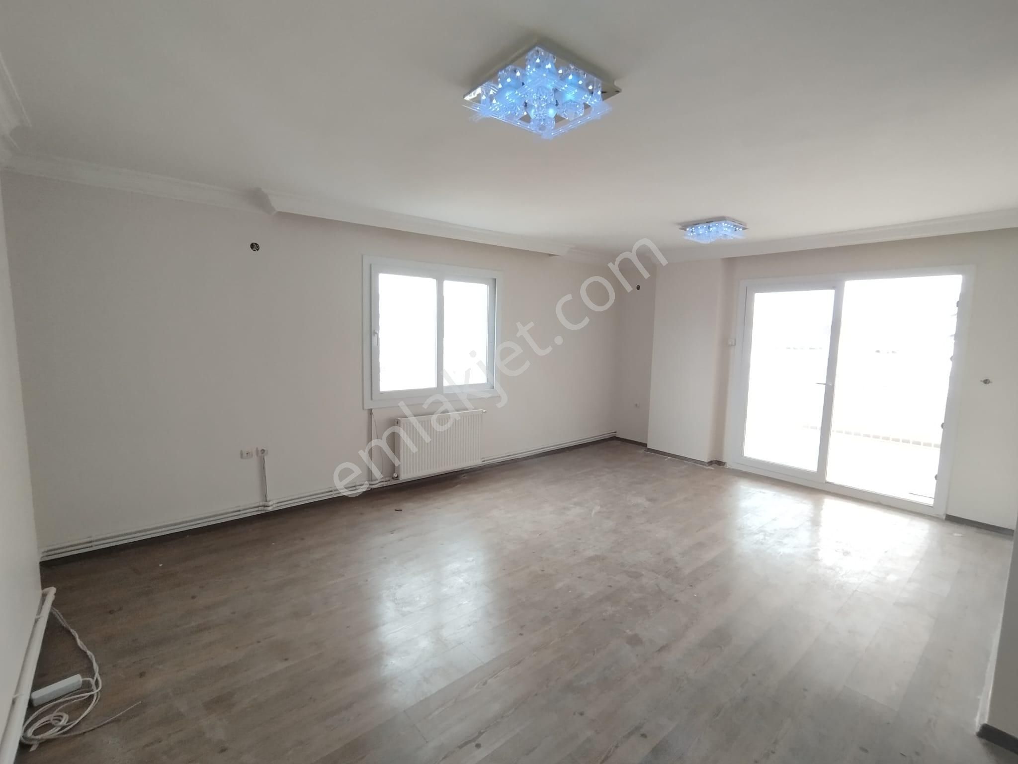 Turgut Özal Bulvarına Yakın Sitede 3+1 Kapalı Mutfaklı Doğalgazlı Ekstalı Daire