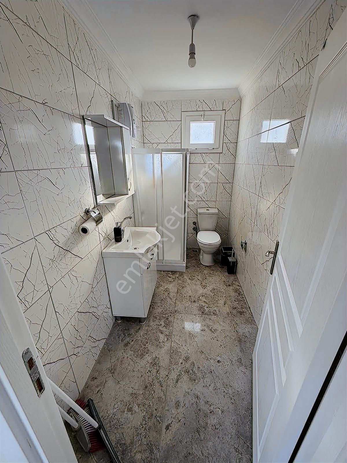 Yavrucuk'da Asfalt Yol Kenarı Site İçerisinde 2+1 Müstakil Ev - Görsel 11