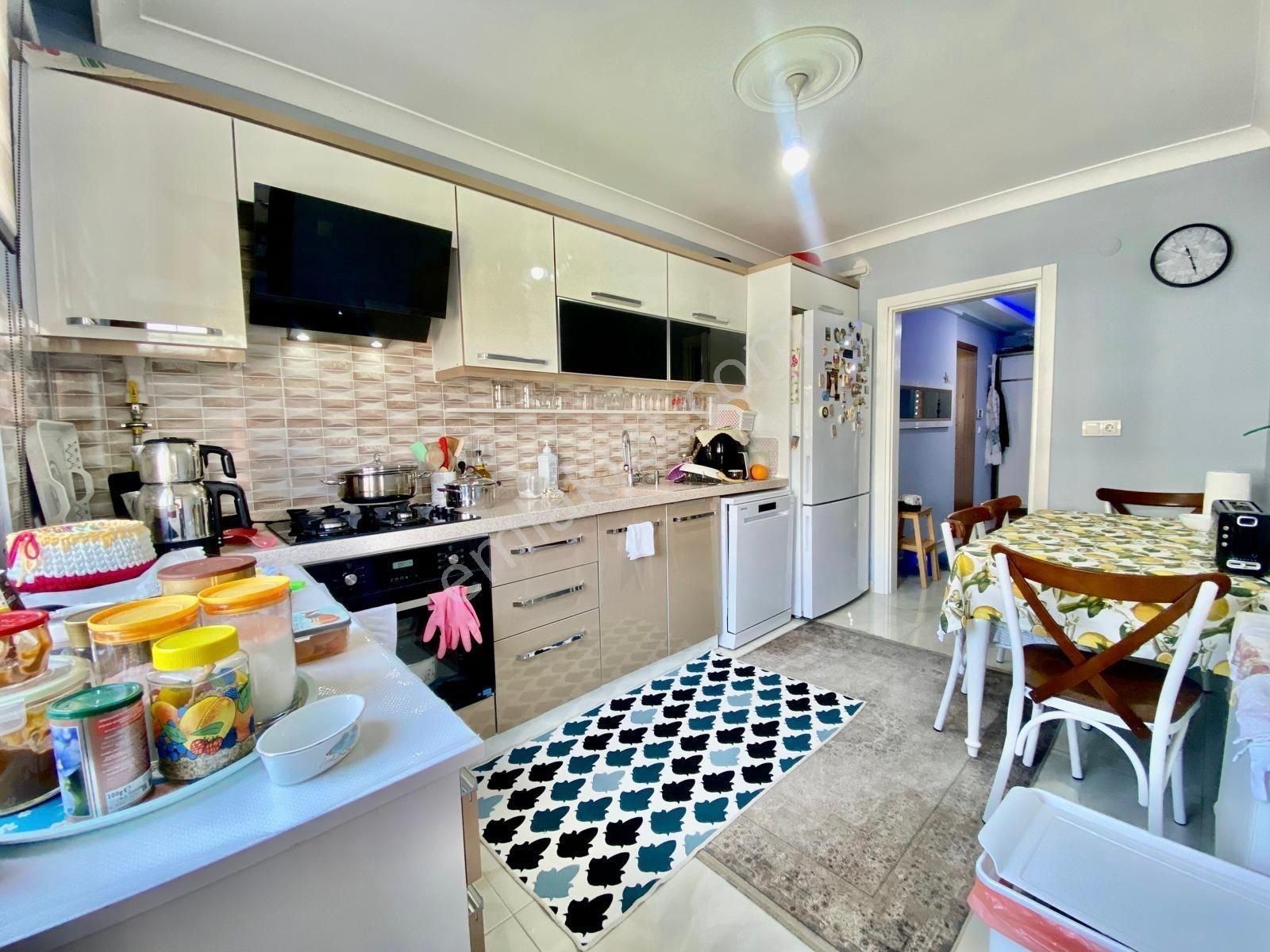 ꧁akçay Ay Emlaktan꧂altınkumda Kombili Arakat Cephe Manzaralı Geniş Kapalı Balkon Satılık 2+1daire - Görsel 2