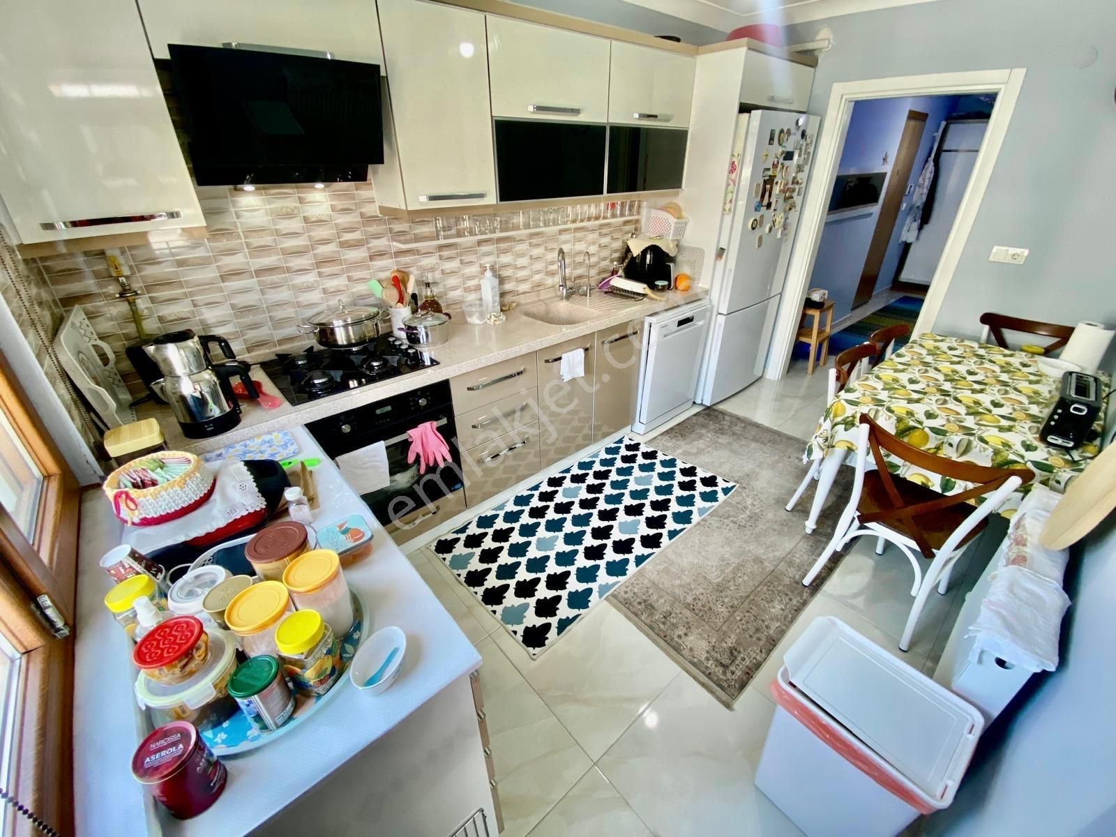 ꧁akçay Ay Emlaktan꧂altınkumda Kombili Arakat Cephe Manzaralı Geniş Kapalı Balkon Satılık 2+1daire - Görsel 4