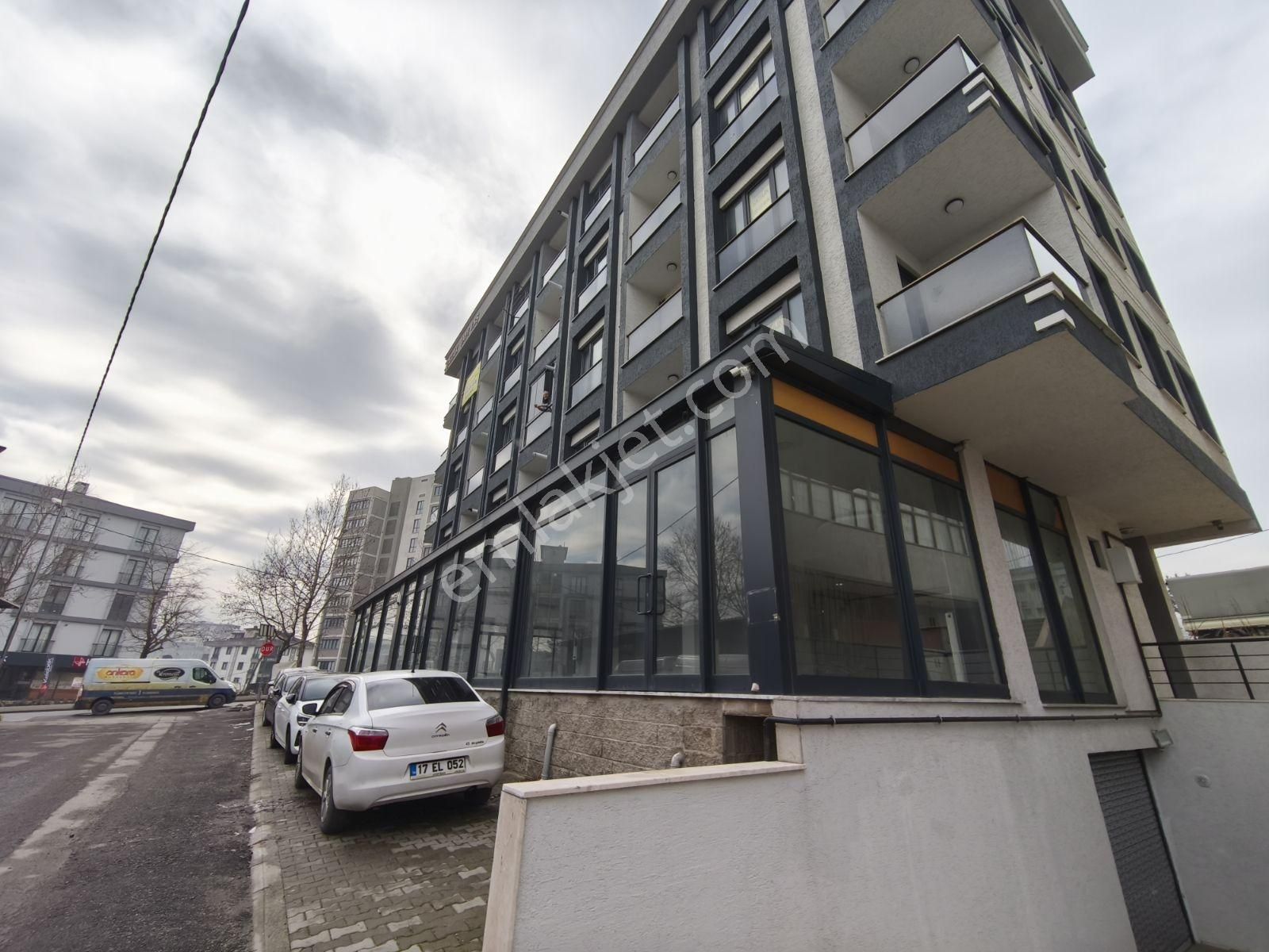 Otoban Ve Kuzey Marmara Girişinde 400m² Depo Girişli Dükkan - Görsel 13