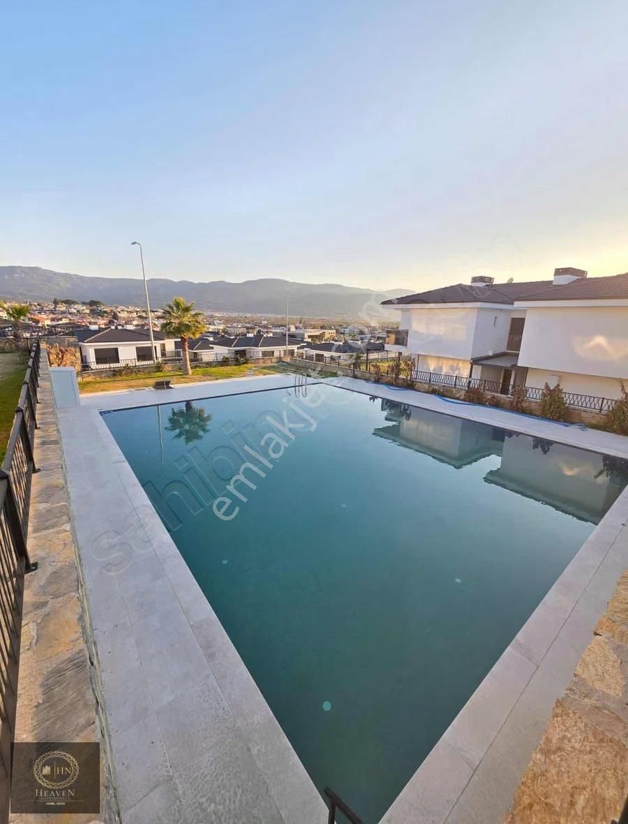 Kuşadası Nda 3+1 Harika Lokasyon