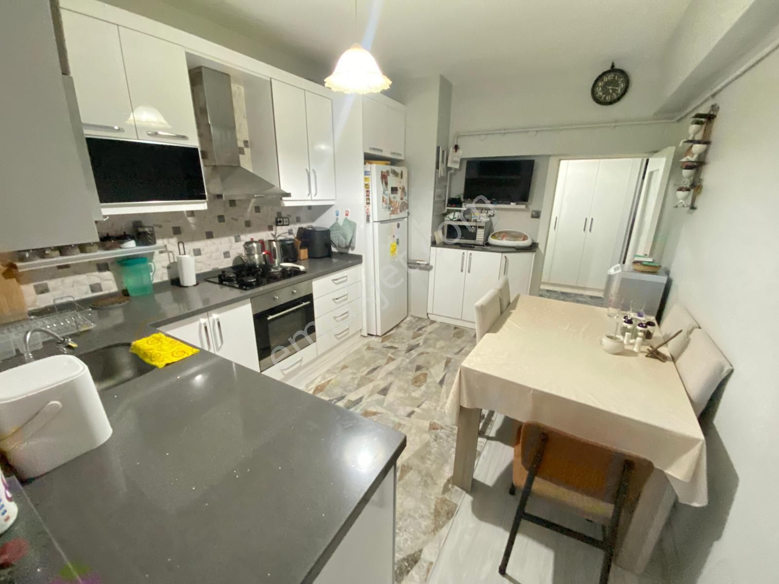 Etimesgut Devlet Mah. Metromall Avm Yakını Ön Cephe Site İçi 4+1 Satılık Daire - Görsel 3