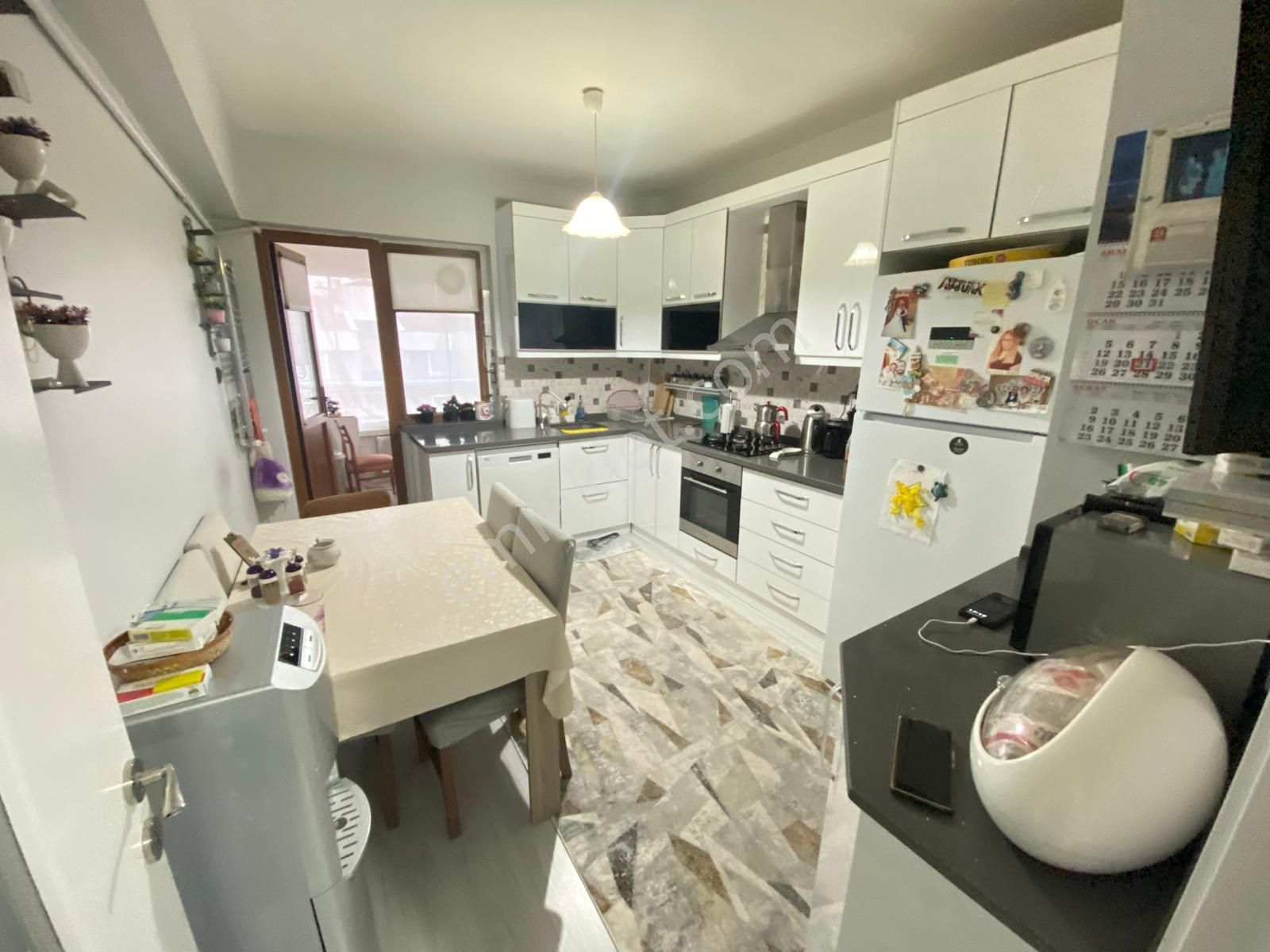 Etimesgut Devlet Mah. Metromall Avm Yakını Ön Cephe Site İçi 4+1 Satılık Daire