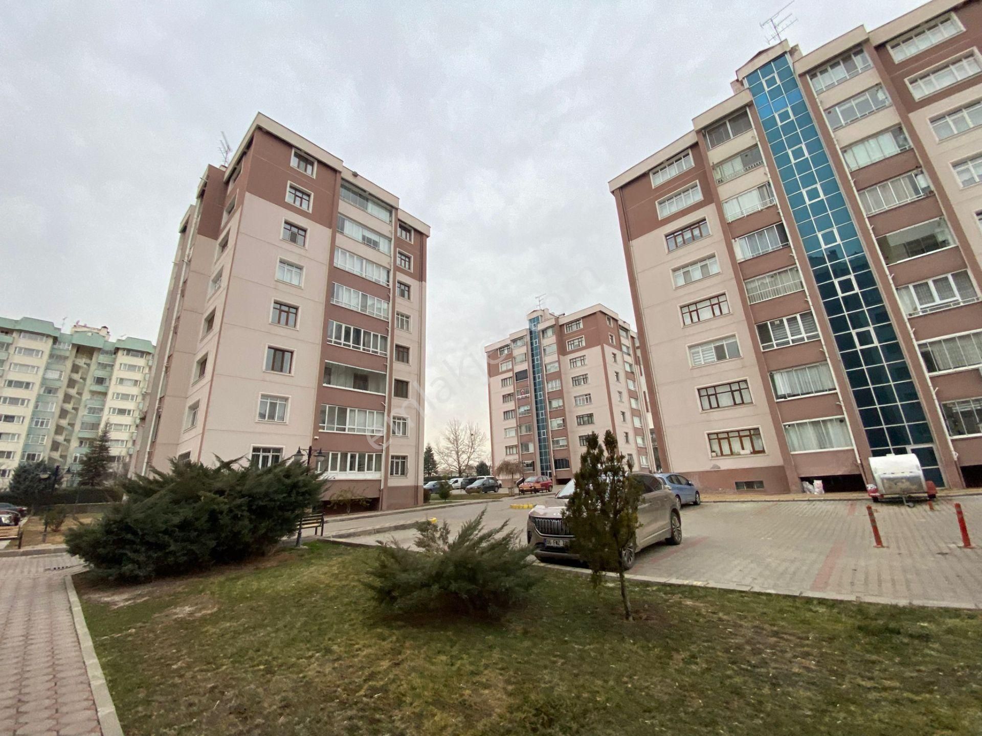 Etimesgut Devlet Mah. Metromall Avm Yakını Ön Cephe Site İçi 4+1 Satılık Daire - Görsel 30