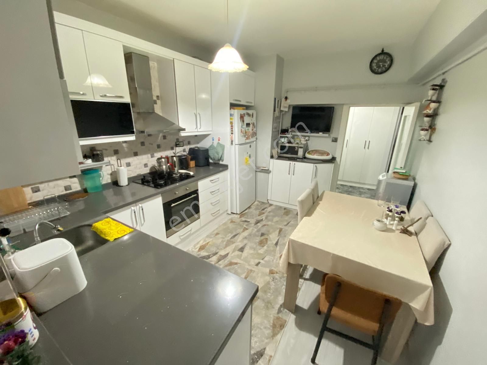 Etimesgut Devlet Mah. Metromall Avm Yakını Ön Cephe Site İçi 4+1 Satılık Daire - Görsel 2