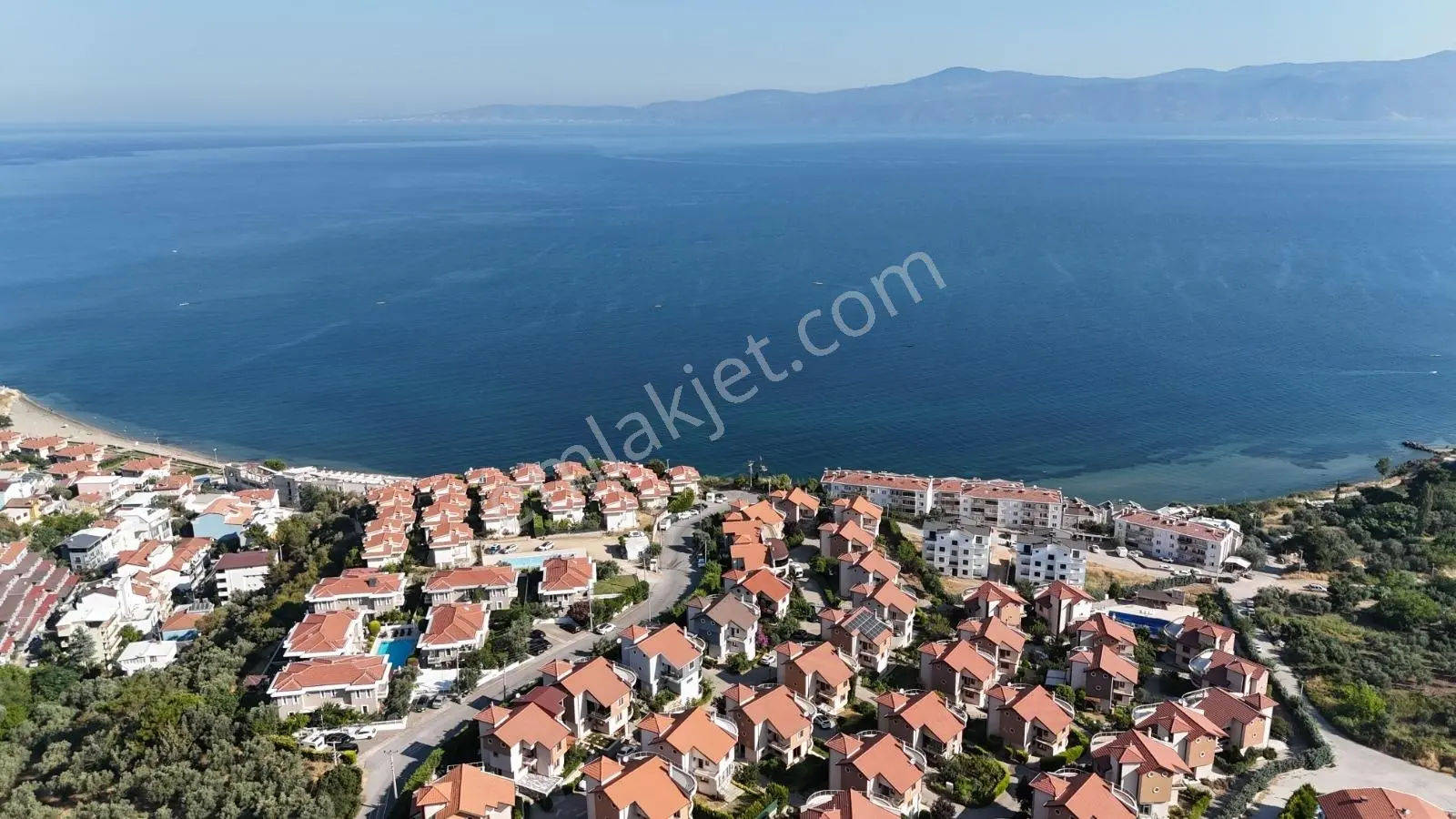 Mudanya Güzelyalı 'da Siteiçi Kat Mülkiyetli 5+1 Satılık Villa