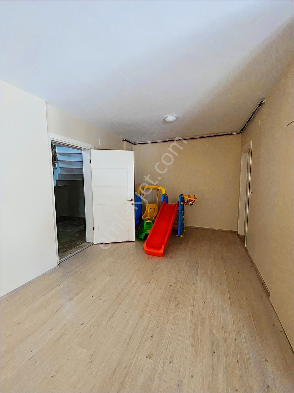 Mudanya Güzelyalı 'da Siteiçi Kat Mülkiyetli 5+1 Satılık Villa - Görsel 13