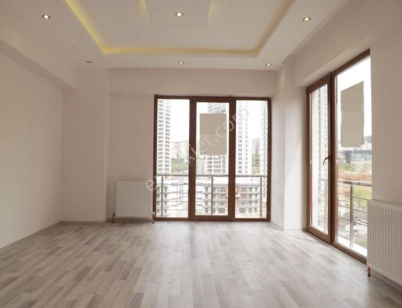 Mertcan Dan Yakacık Meydana Yürüme Site İçi 3+1 Ebeveyn Banyolu