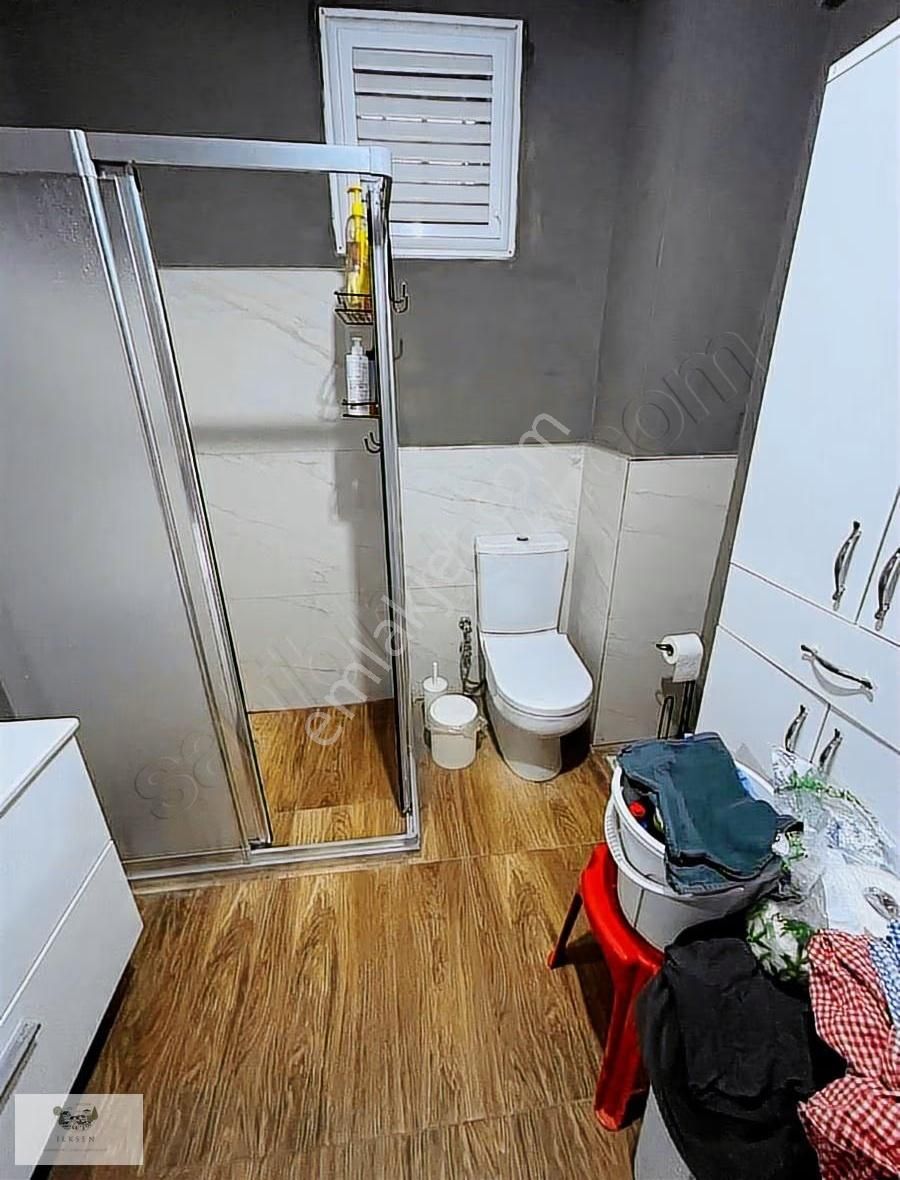 16 Yıllık Mutfak Banyo Yeni 4 Katlının 4 Ci Katı