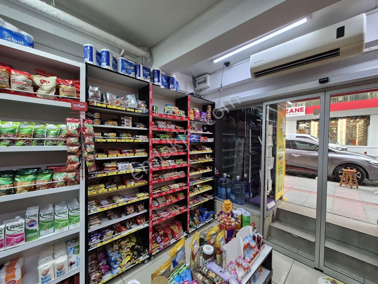 Alsancak İtalya Sokak Civarı Karlı Devren Market - Görsel 22