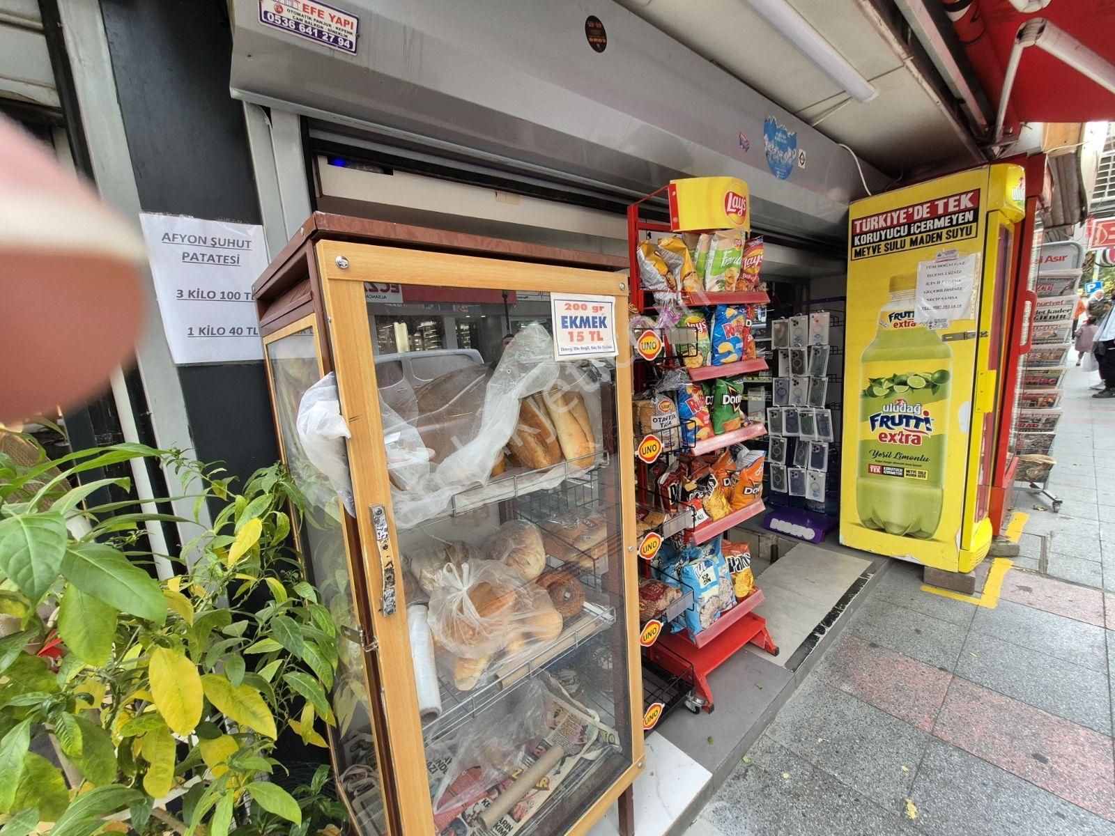 Alsancak İtalya Sokak Civarı Karlı Devren Market - Görsel 29