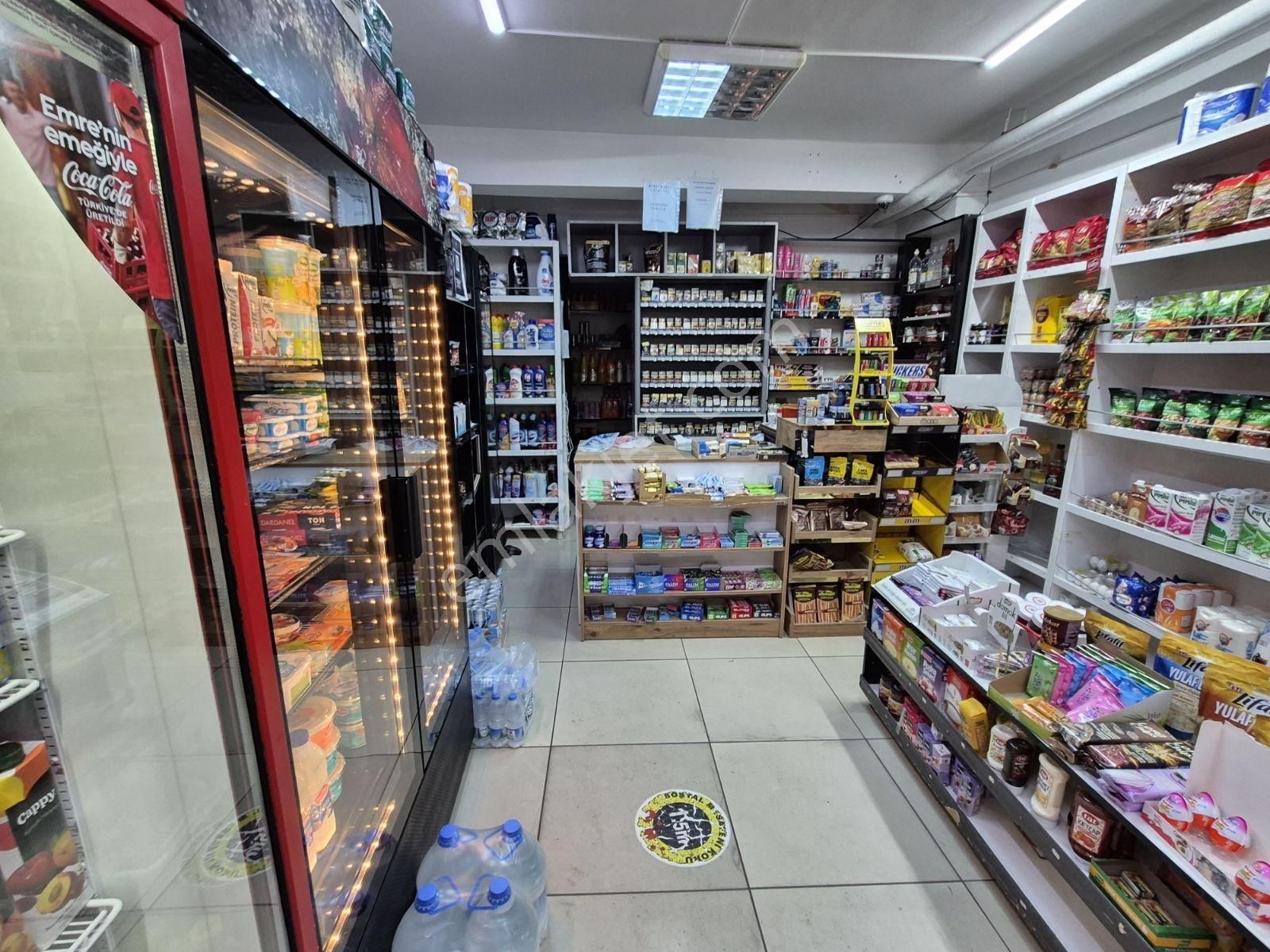 Alsancak İtalya Sokak Civarı Karlı Devren Market - Görsel 26