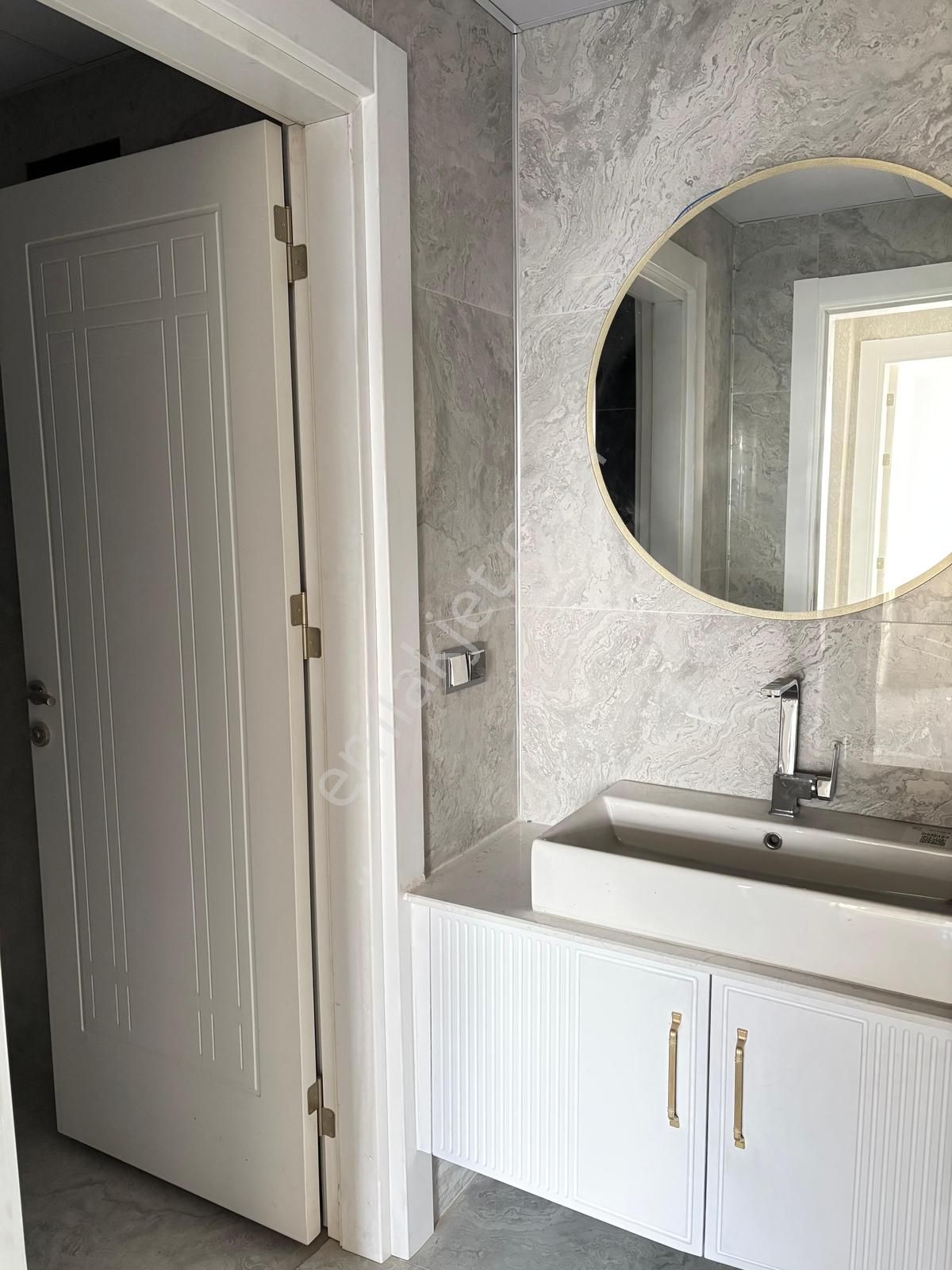 Uluğbey Mah.cadde Cepheli Geniş Ferah 3+1 Lüks Daire - Görsel 19