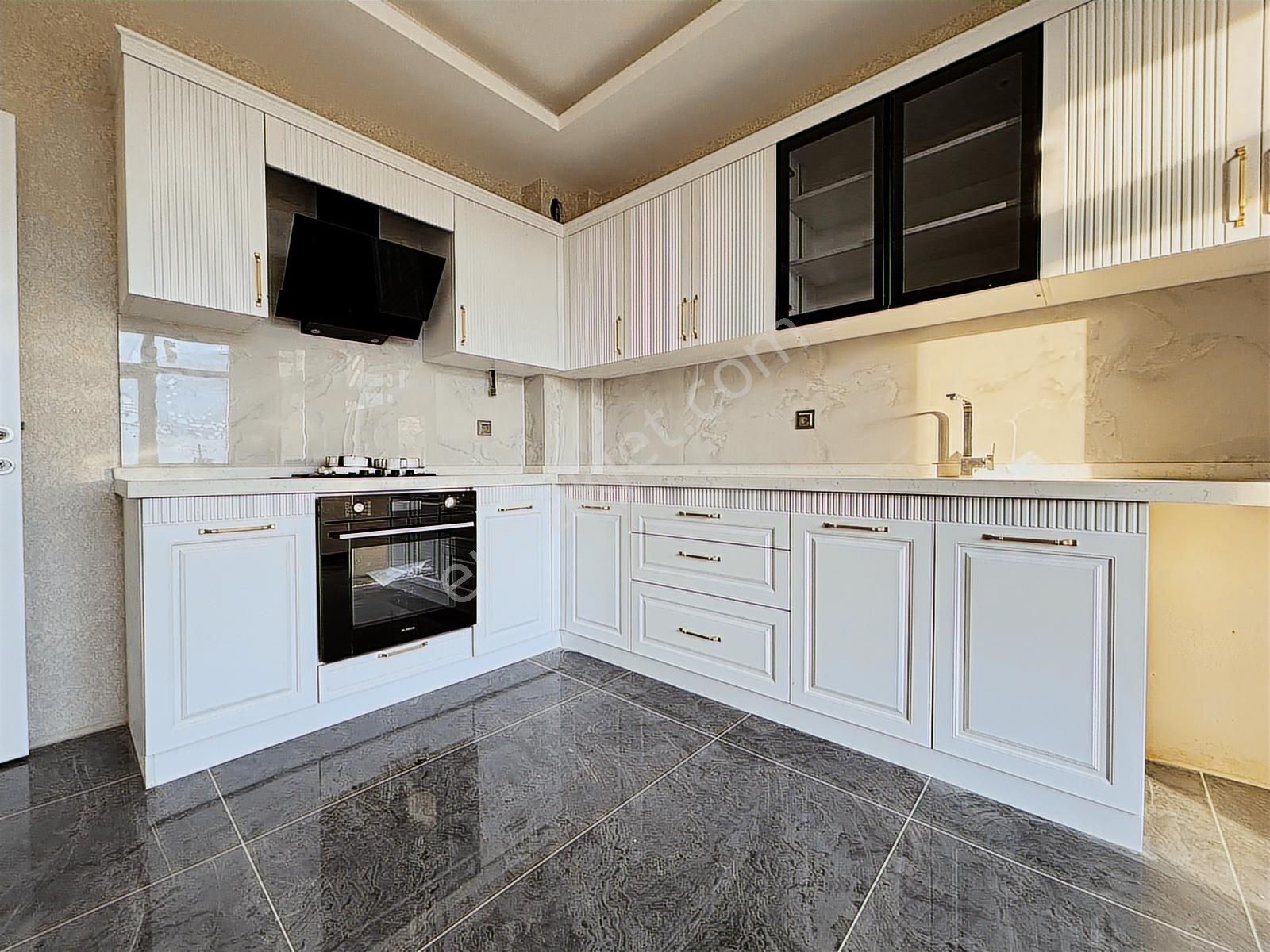 Uluğbey Mah.cadde Cepheli Geniş Ferah 3+1 Lüks Daire - Görsel 23