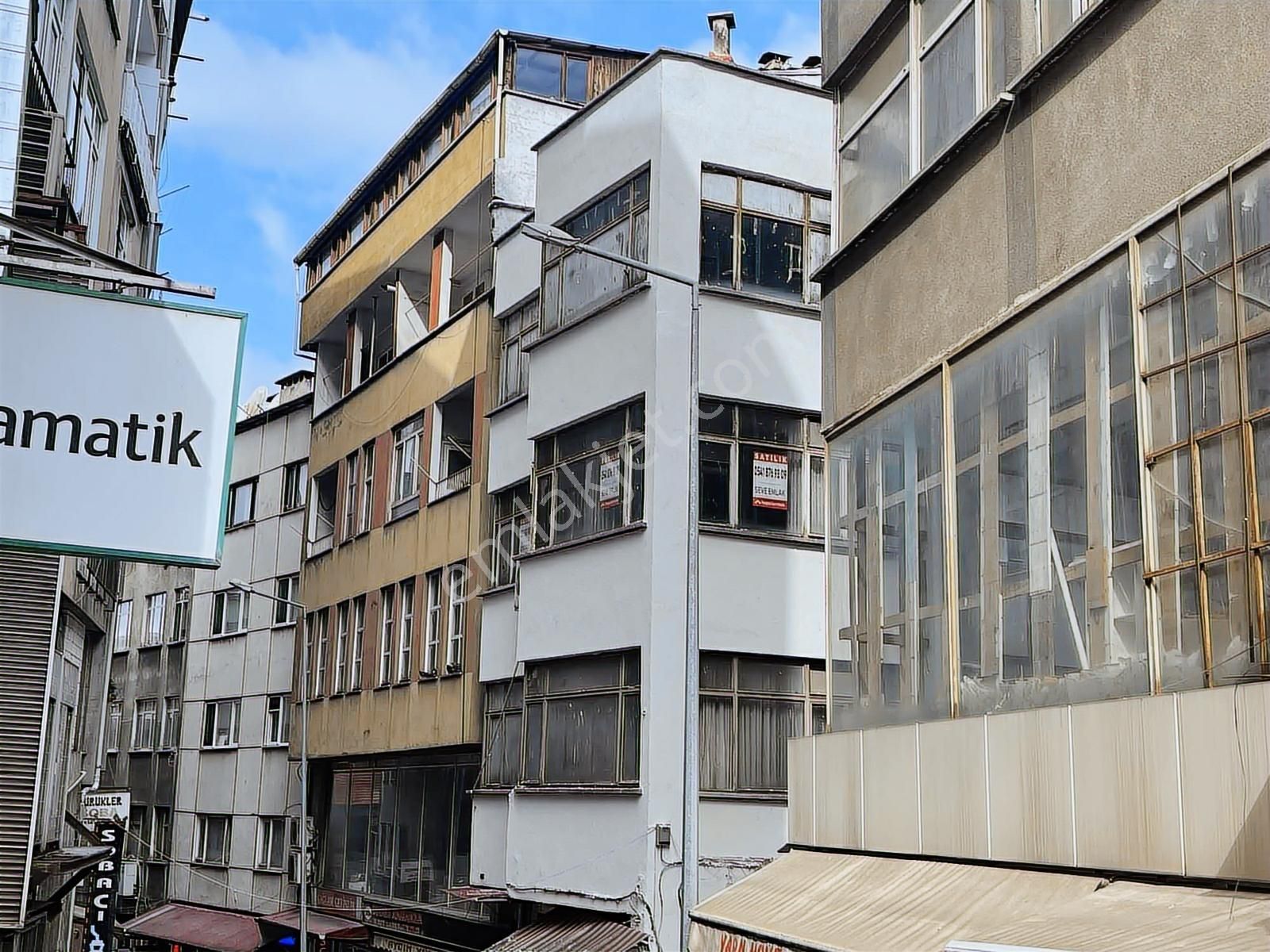 Ortahisar Çarşı Mah.'de Satılık 93 M2 Daire & Dükkan