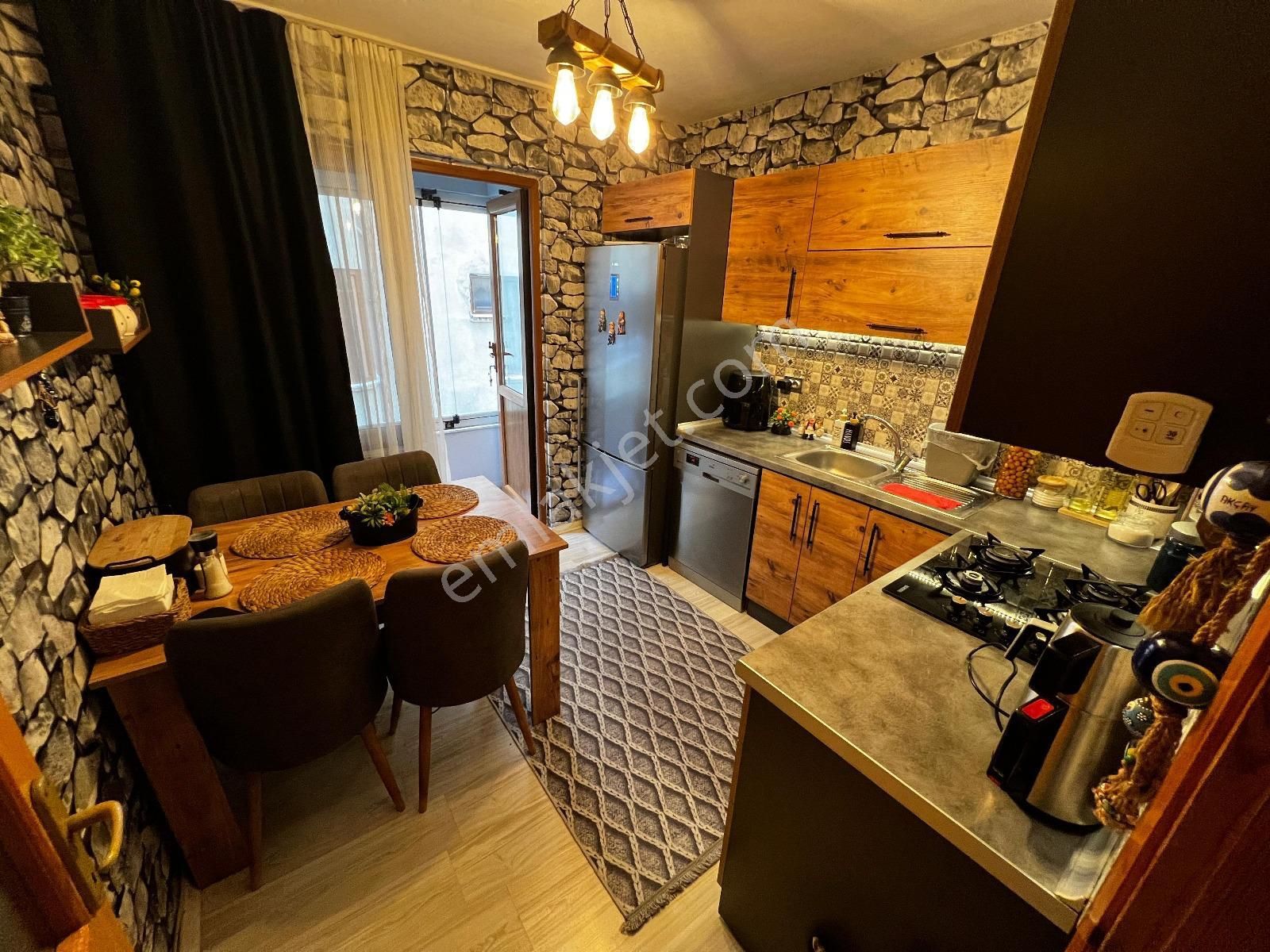 ꧁ay Emlaktan꧂akçay Merkezde Denize 300 Mt Ön Cephe Arakat İçi Komple Yapılı Satılık 2+1 Lüks Daire - Görsel 3