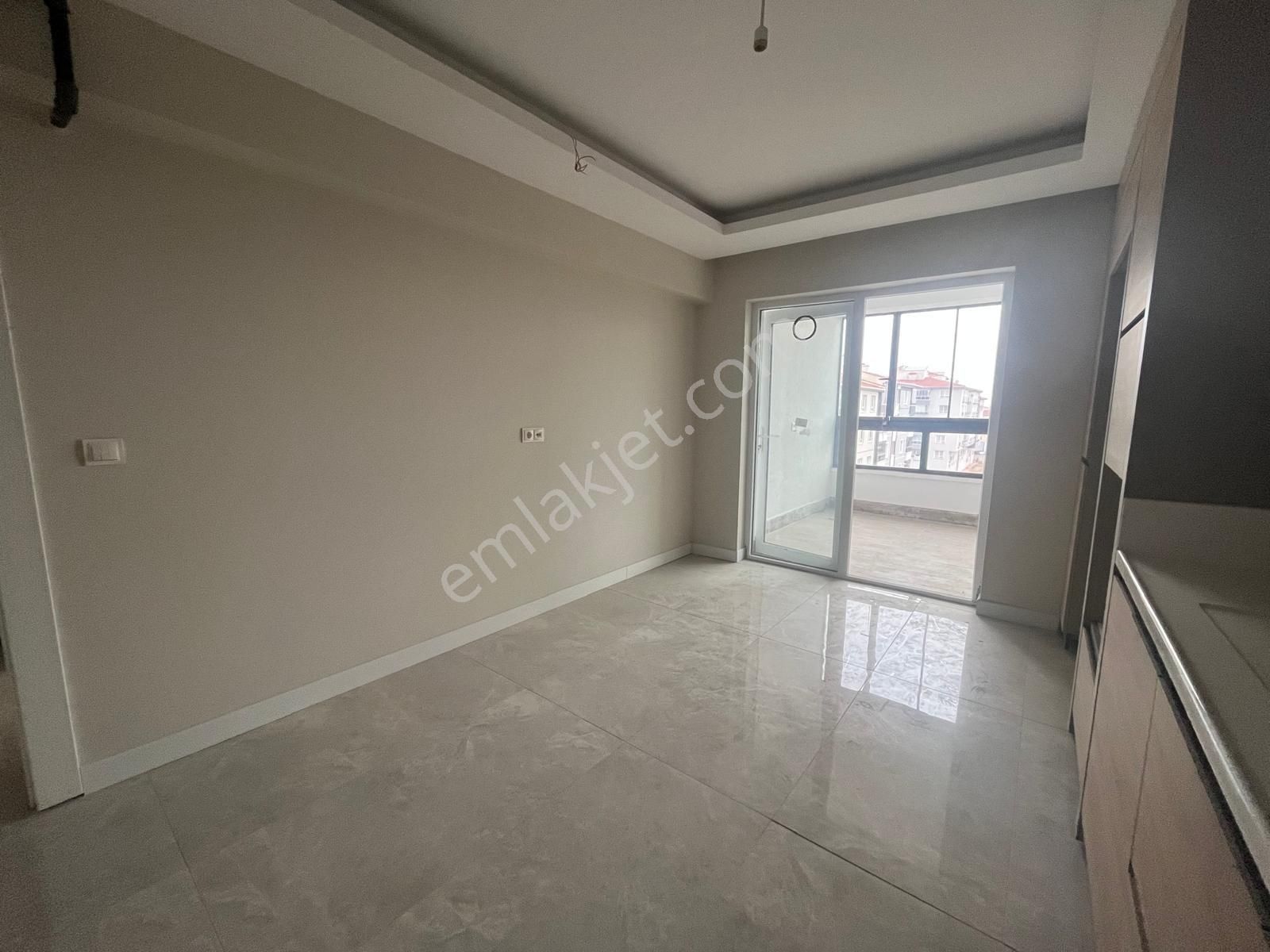 Törekent Mahallesinde 3+1 Site İçerisinde Fırsat Daire - Görsel 4