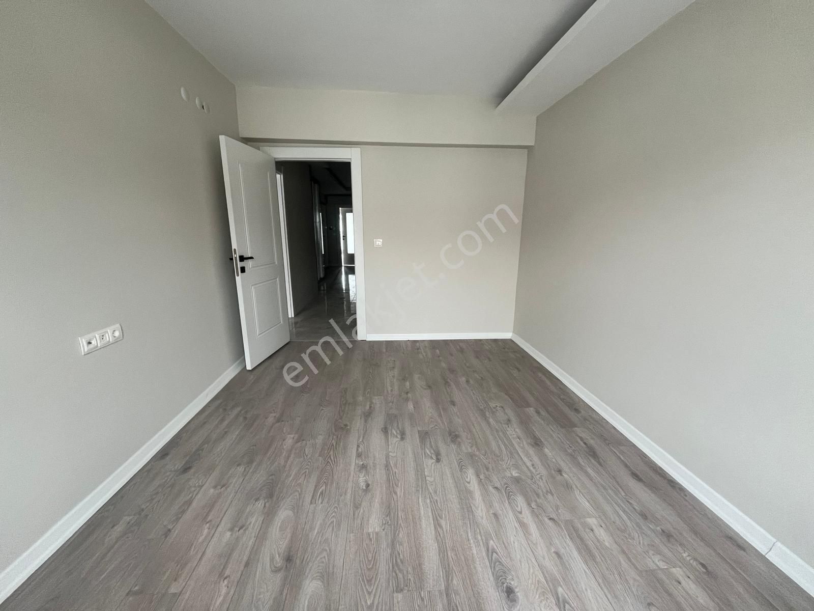 Törekent Mahallesinde 3+1 Site İçerisinde Fırsat Daire - Görsel 13