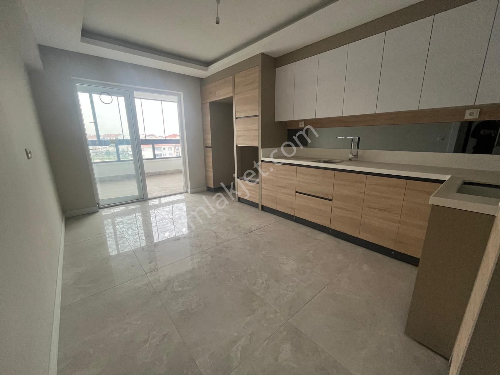 Törekent Mahallesinde 3+1 Site İçerisinde Fırsat Daire - Görsel 3