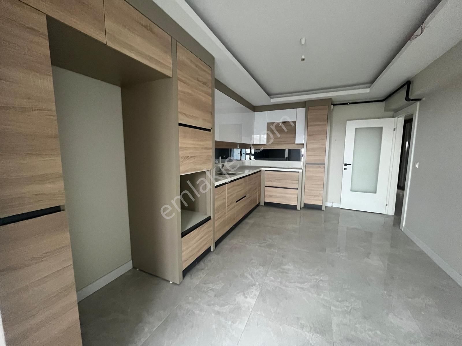 Törekent Mahallesinde 3+1 Site İçerisinde Fırsat Daire - Görsel 2