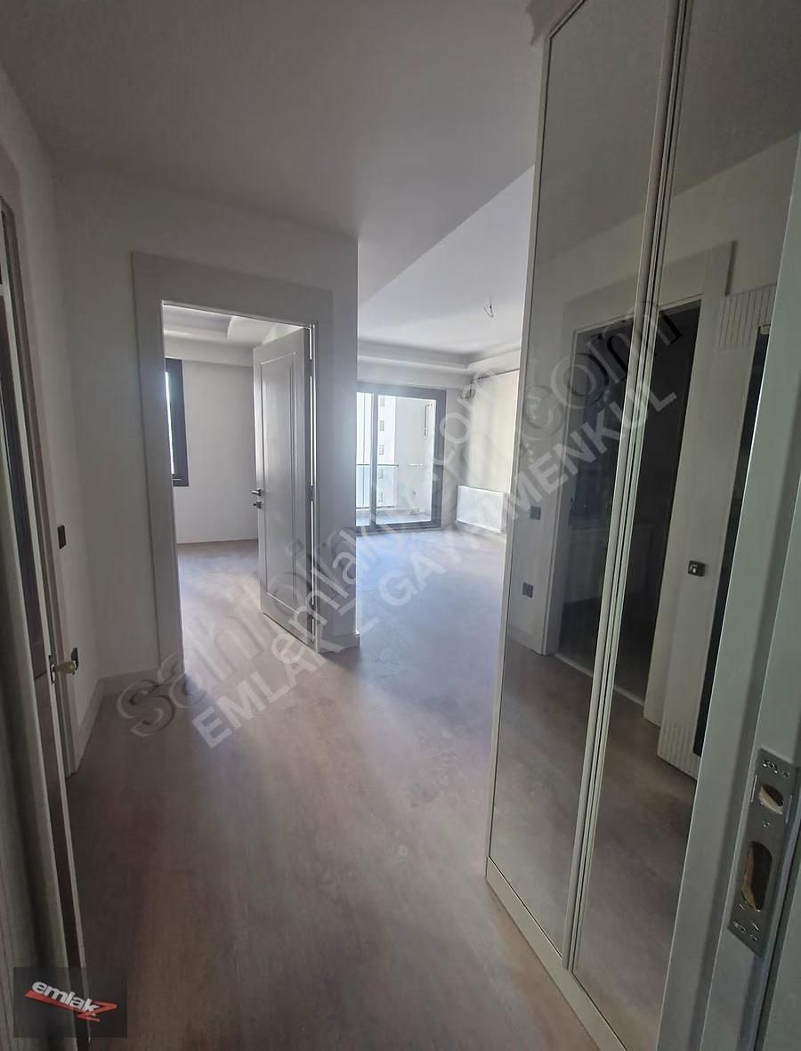 Emlak Z'den 乂mezitli Yeni Mahalle'de乂 Doğalgaz'lı乂 1+1 Satılık - Görsel 4