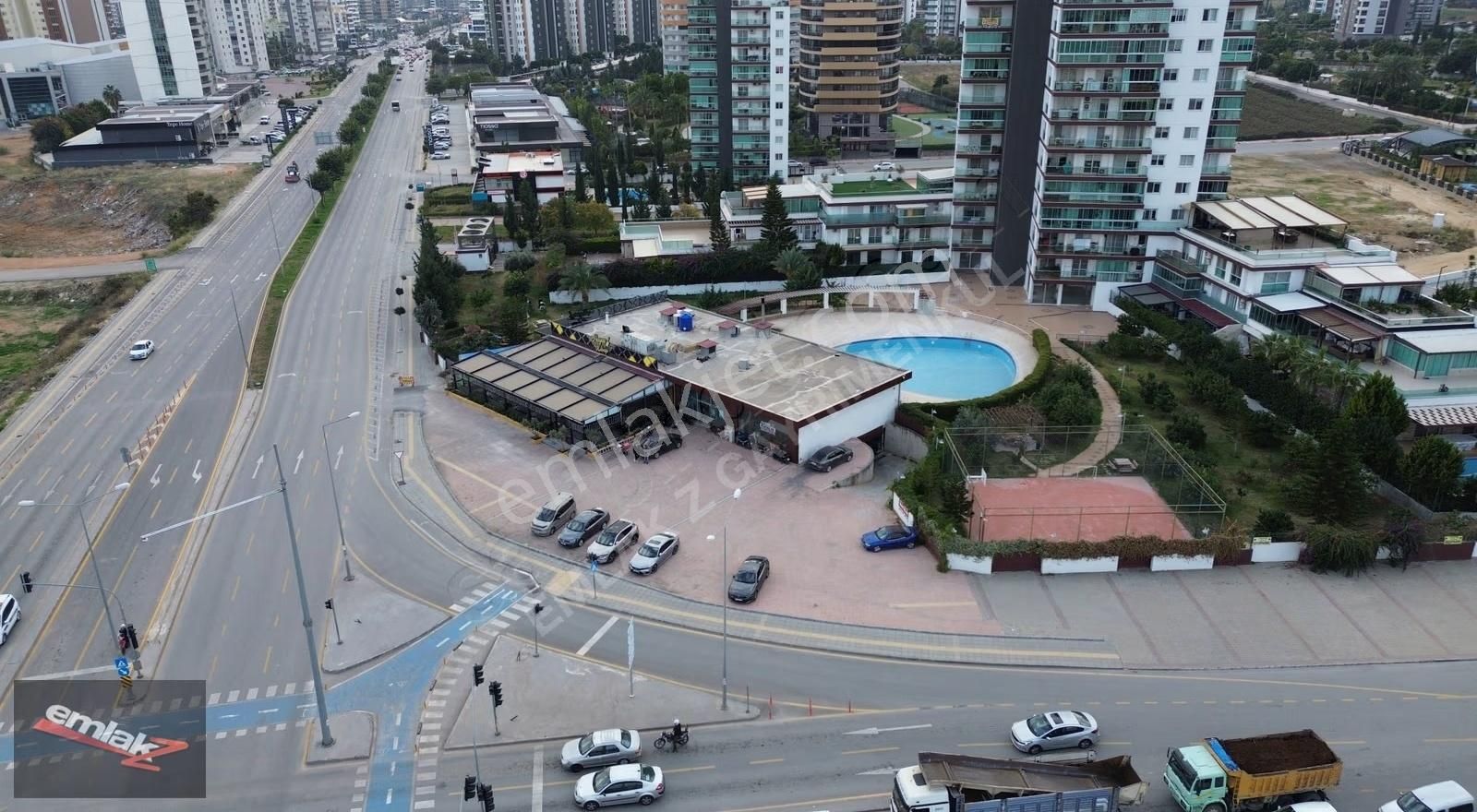 ⫸ Emlak Z 'den ⫸ Cadde Üzeri Kurumsal Firmalara Kiralık Dükkan - Görsel 25