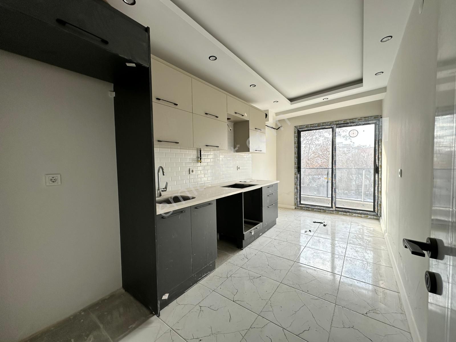 Muradiye Mahallesinde 3+1 Full Lüks Satılık Daire