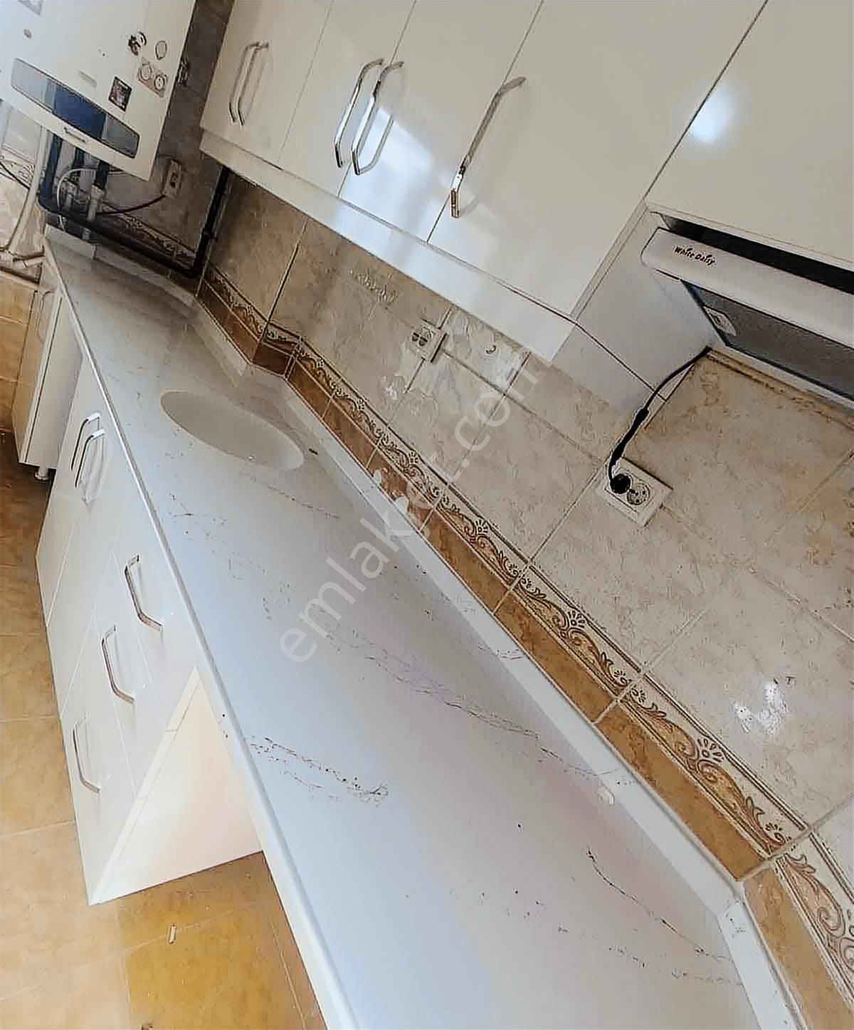 Yayla'da Seyitler Cd. Yakını Katta Çift Balkon 3+1 Kiralık Daire - Görsel 4