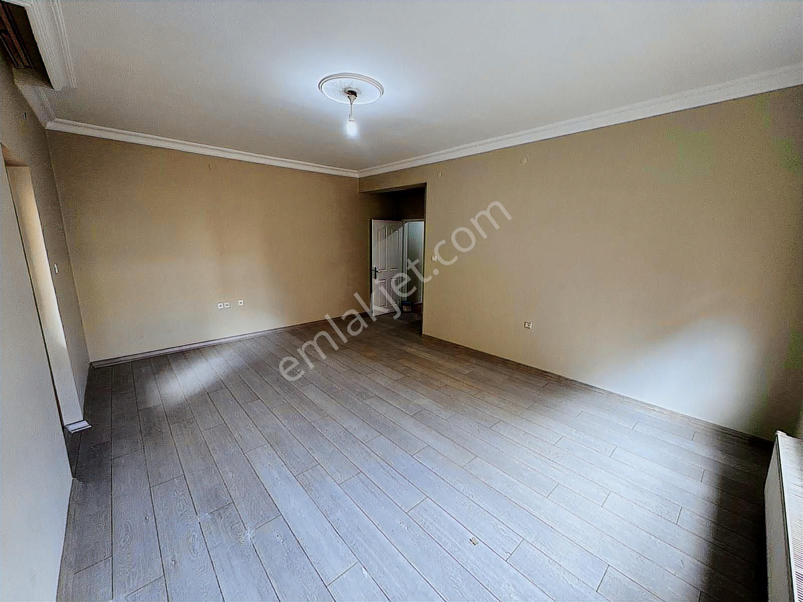 Yayla'da Seyitler Cd. Yakını Katta Çift Balkon 3+1 Kiralık Daire - Görsel 3