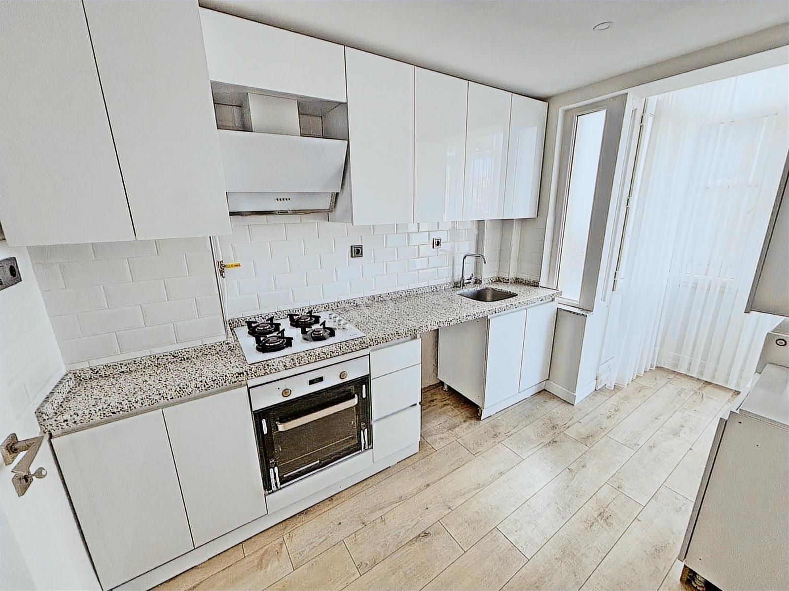 Aşağıeğlence'de 3+1 Bağımsız Salon Ful Yapılı Katta Daire