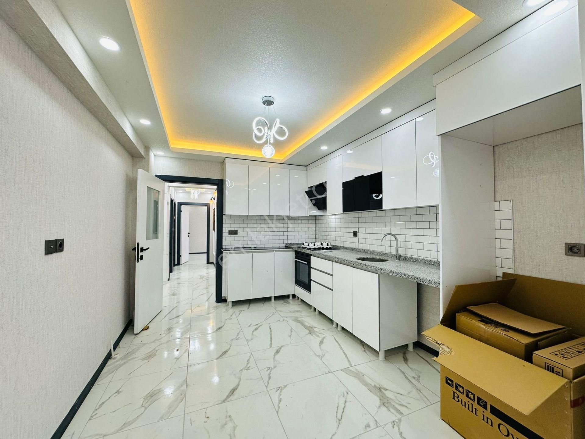 Feridunçelik'te Borsa İst. Lisesi Yakını Full Yapılı 3+1 Ara Katta Satılık Daire !!!