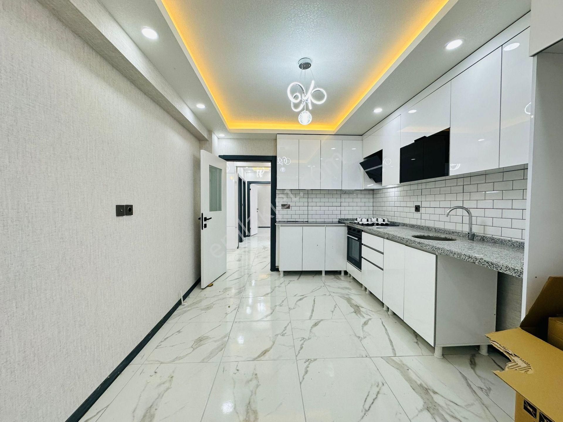 Feridunçelik'te Borsa İst. Lisesi Yakını Full Yapılı 3+1 Ara Katta Satılık Daire !!! - Görsel 5