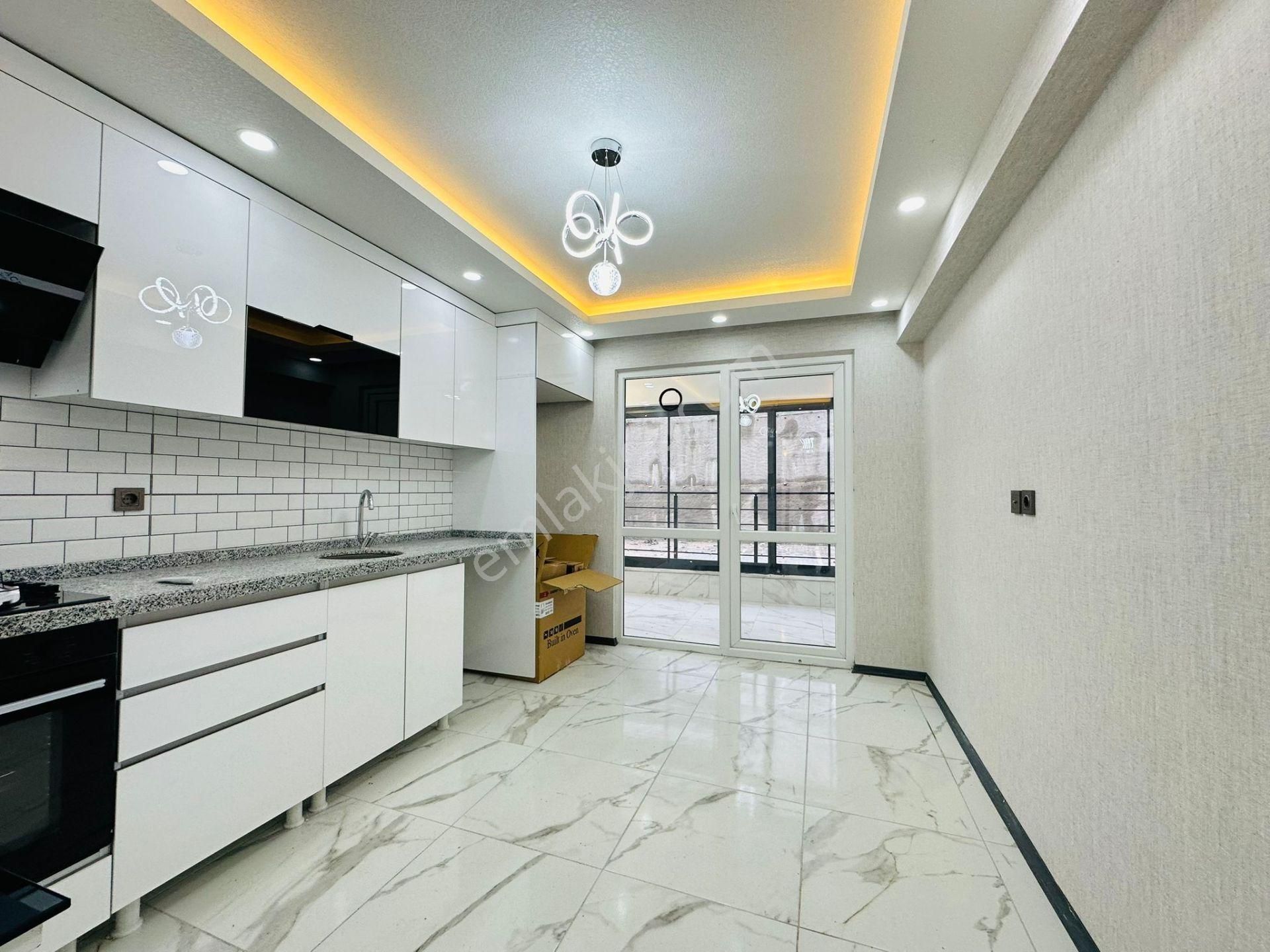 Feridunçelik'te Borsa İst. Lisesi Yakını Full Yapılı 3+1 Ara Katta Satılık Daire !!! - Görsel 4