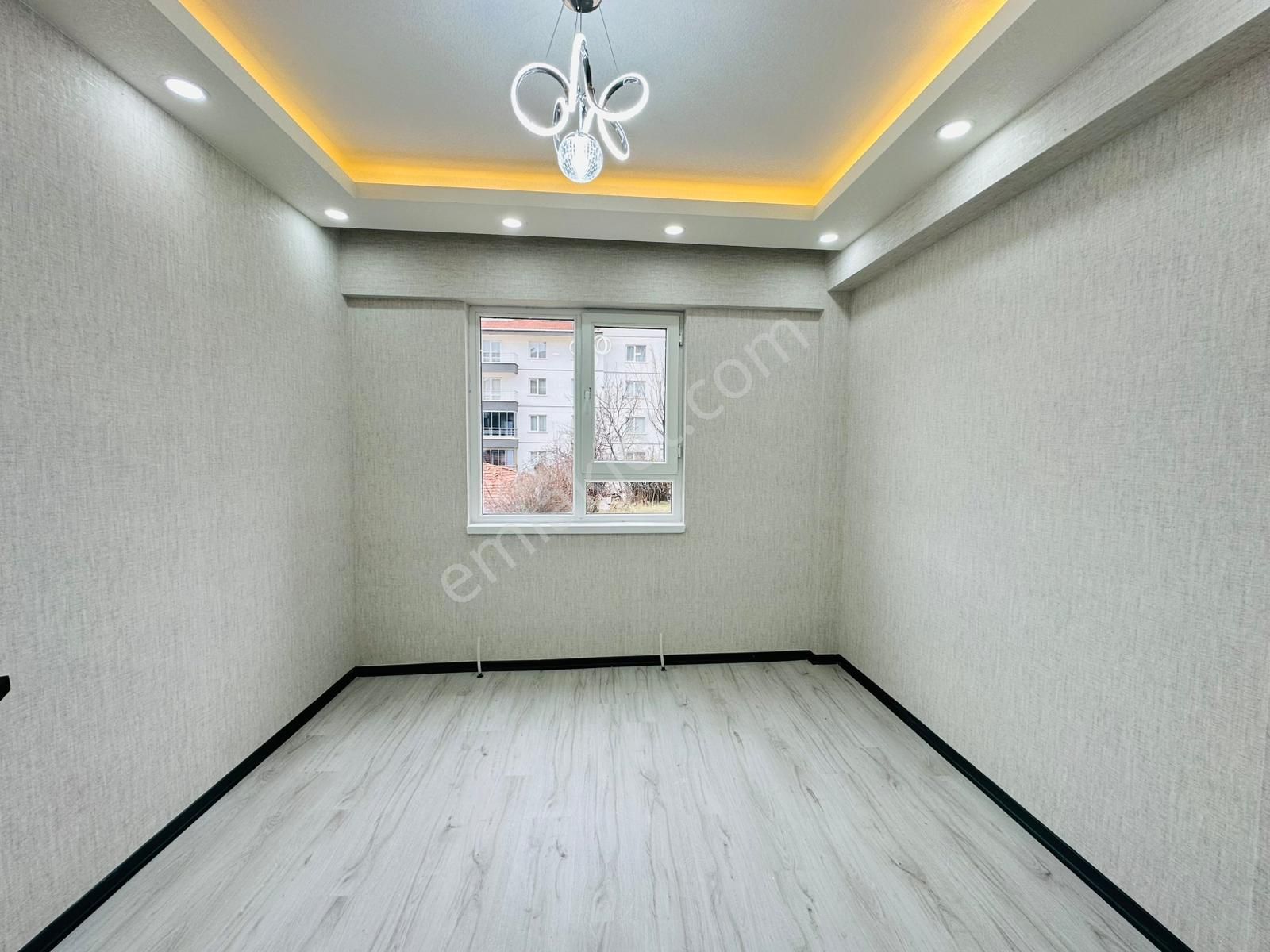 Feridunçelik'te Borsa İst. Lisesi Yakını Full Yapılı 3+1 Ara Katta Satılık Daire !!! - Görsel 14