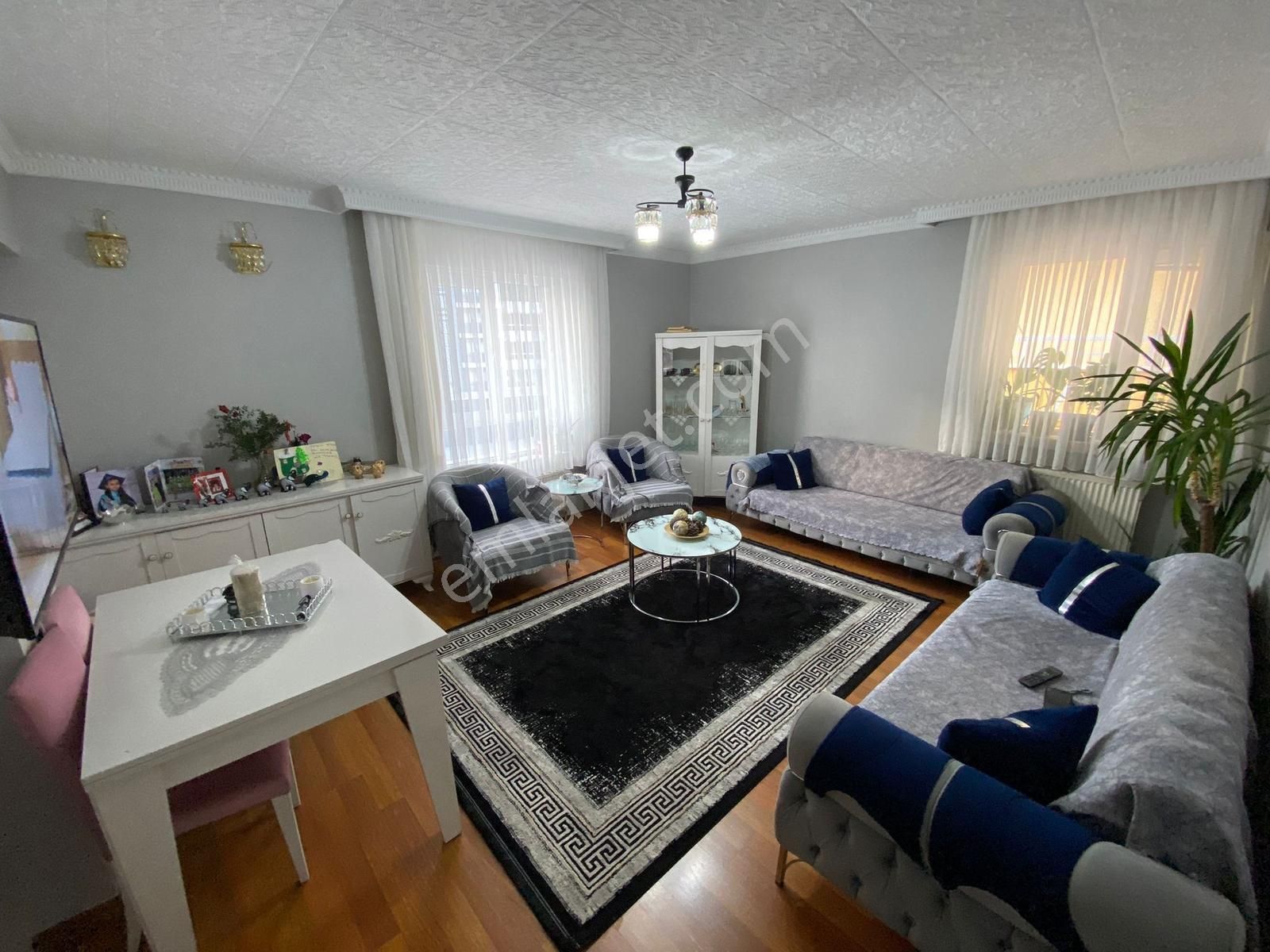 Etlik'de Cadde Üzeri Dubleks 5+1 Asansörlü, Emsalsiz Daire