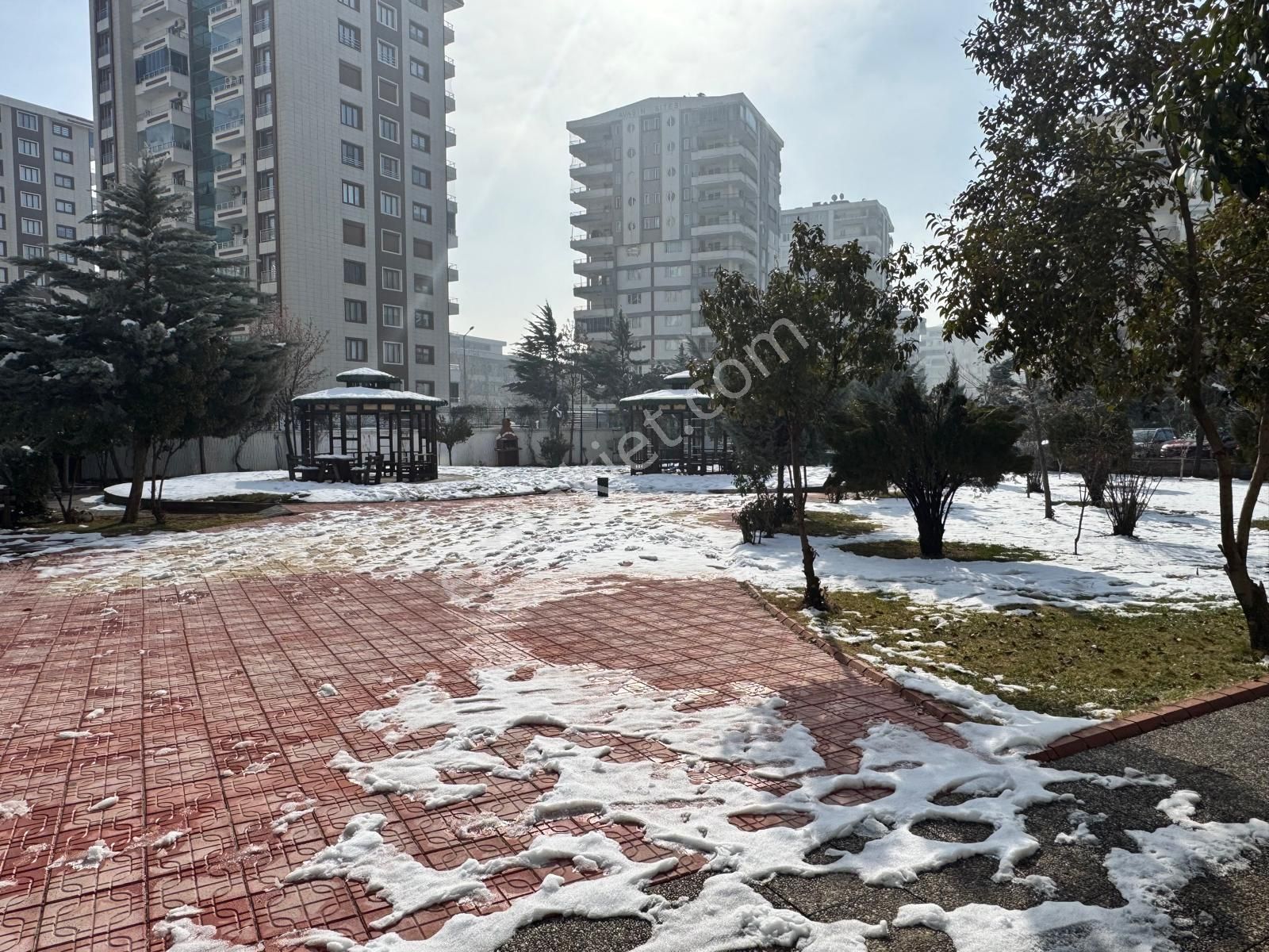 75 Park Karşısı – Kent Meydanına Yakın Acil Satılık / Fırsat 4+1 Daire - Görsel 9