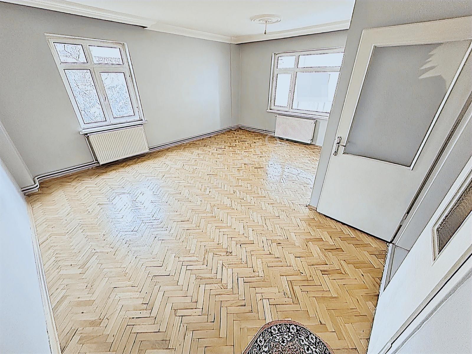 Hakan'dan 3+1 Ayvalı'nın Kalbinde Bağımsız,katta Site Dairesi