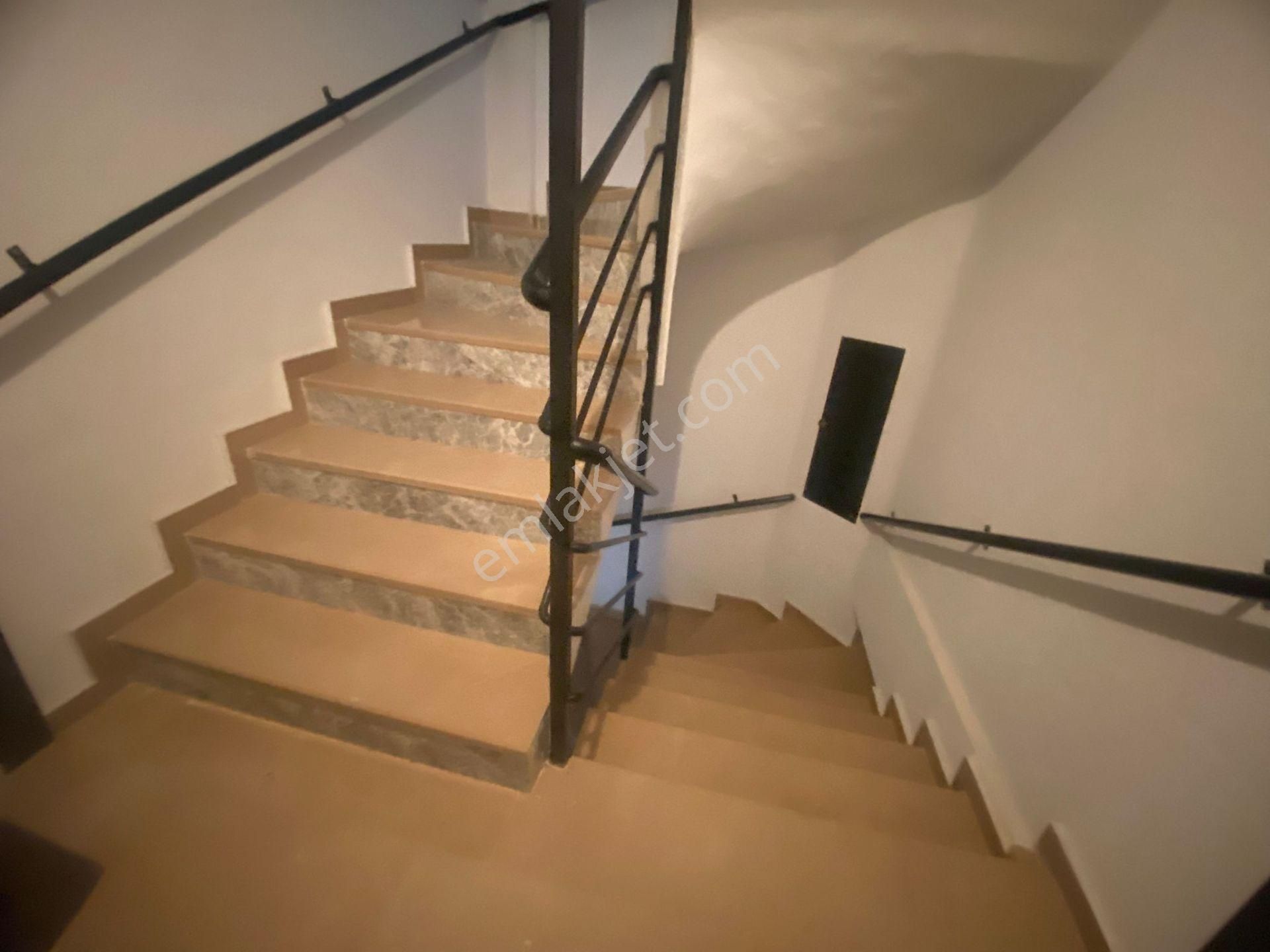 Aile Binasında 60m2 Geniş Kullanışlı Eşyalı Kiralık 1+1 Sk-9 - Görsel 13