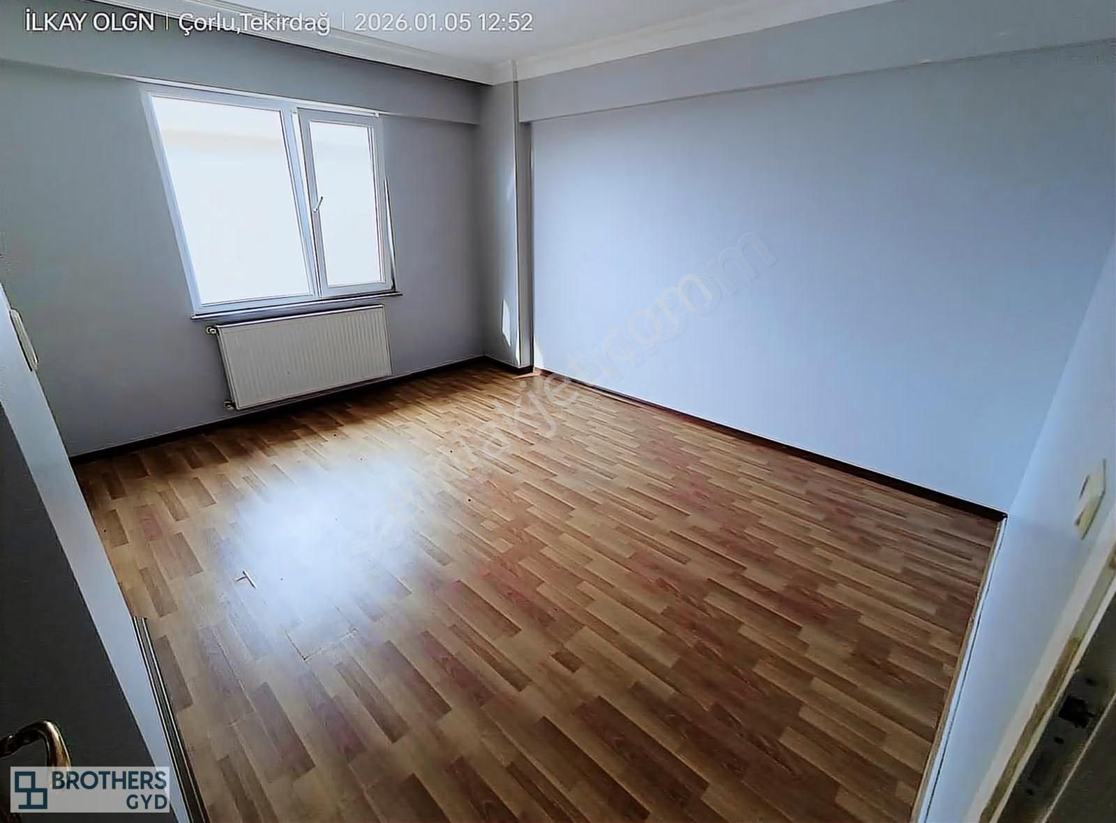 Brothersdan Askentte 18 Yaşında 110m2 2+1 Satılık Daire - Görsel 4